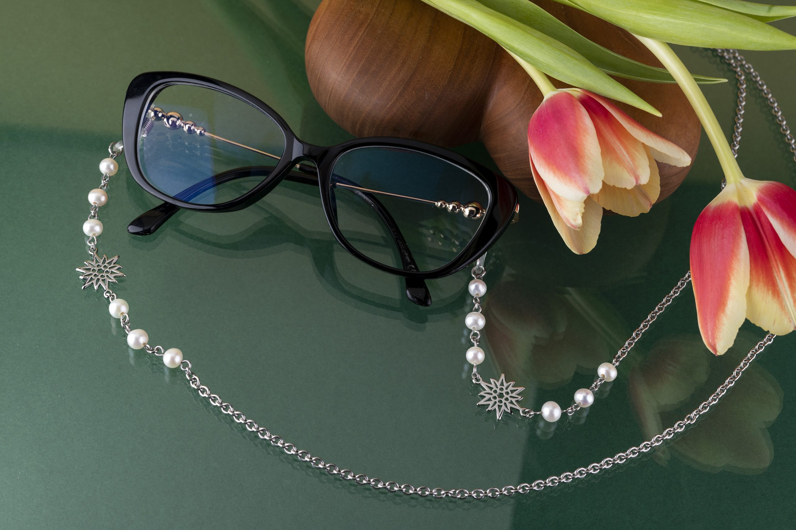 Retiazka na okuliare plesnivec 2 + sladkovodné perly