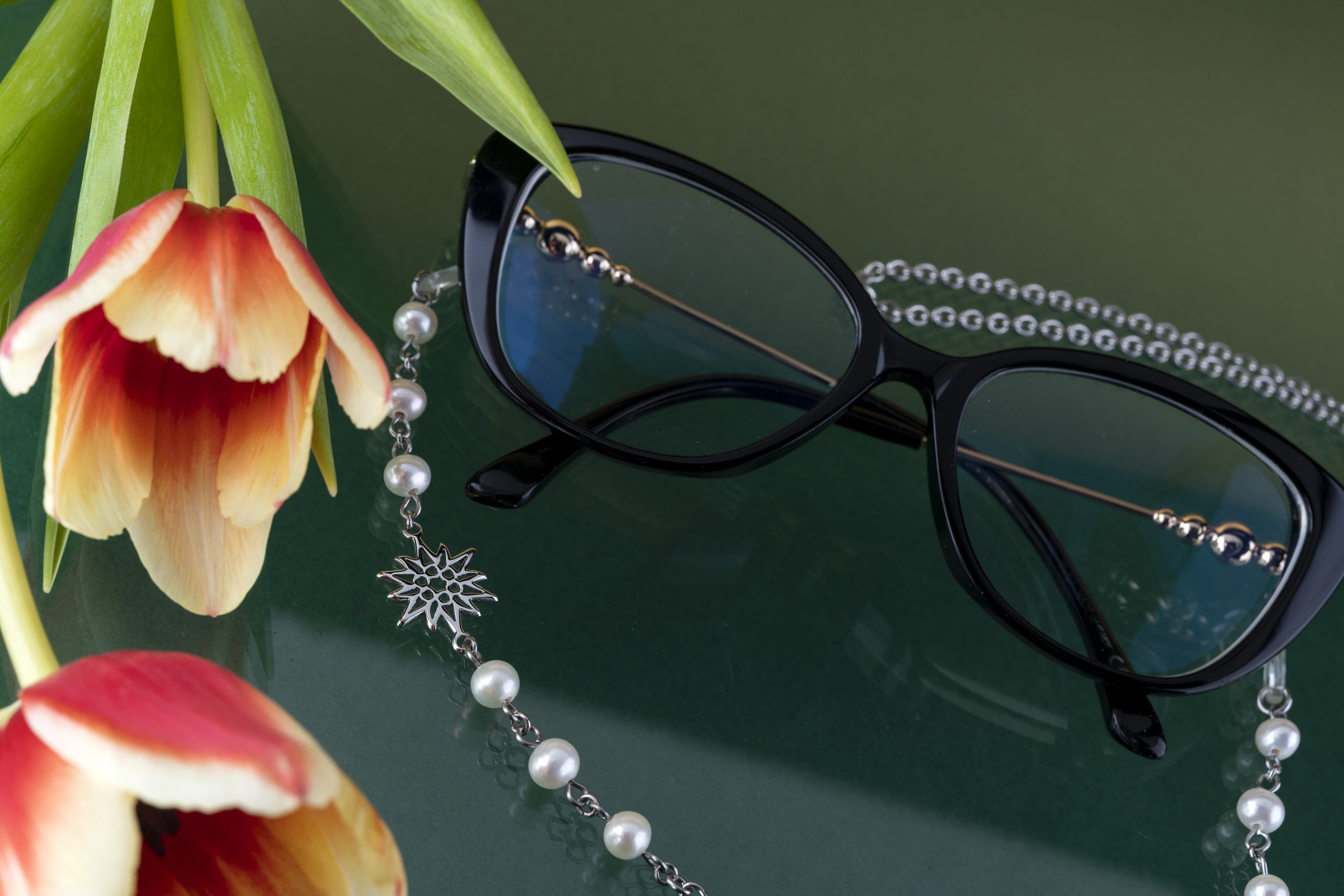 Retiazka na okuliare plesnivec 2 + sladkovodné perly