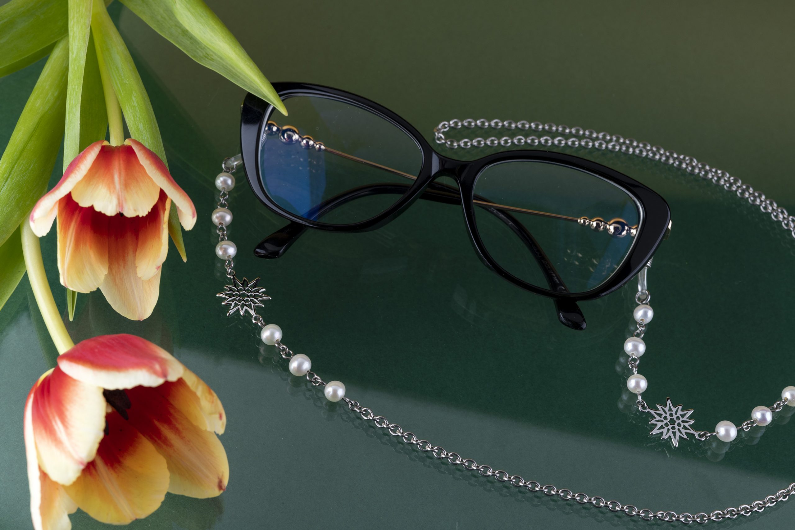 Retiazka na okuliare plesnivec 2 + sladkovodné perly