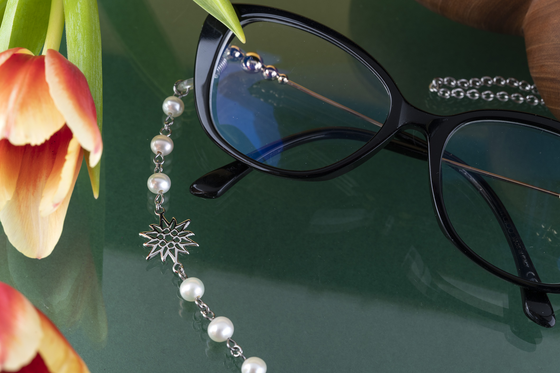 Retiazka na okuliare plesnivec 2 + sladkovodné perly