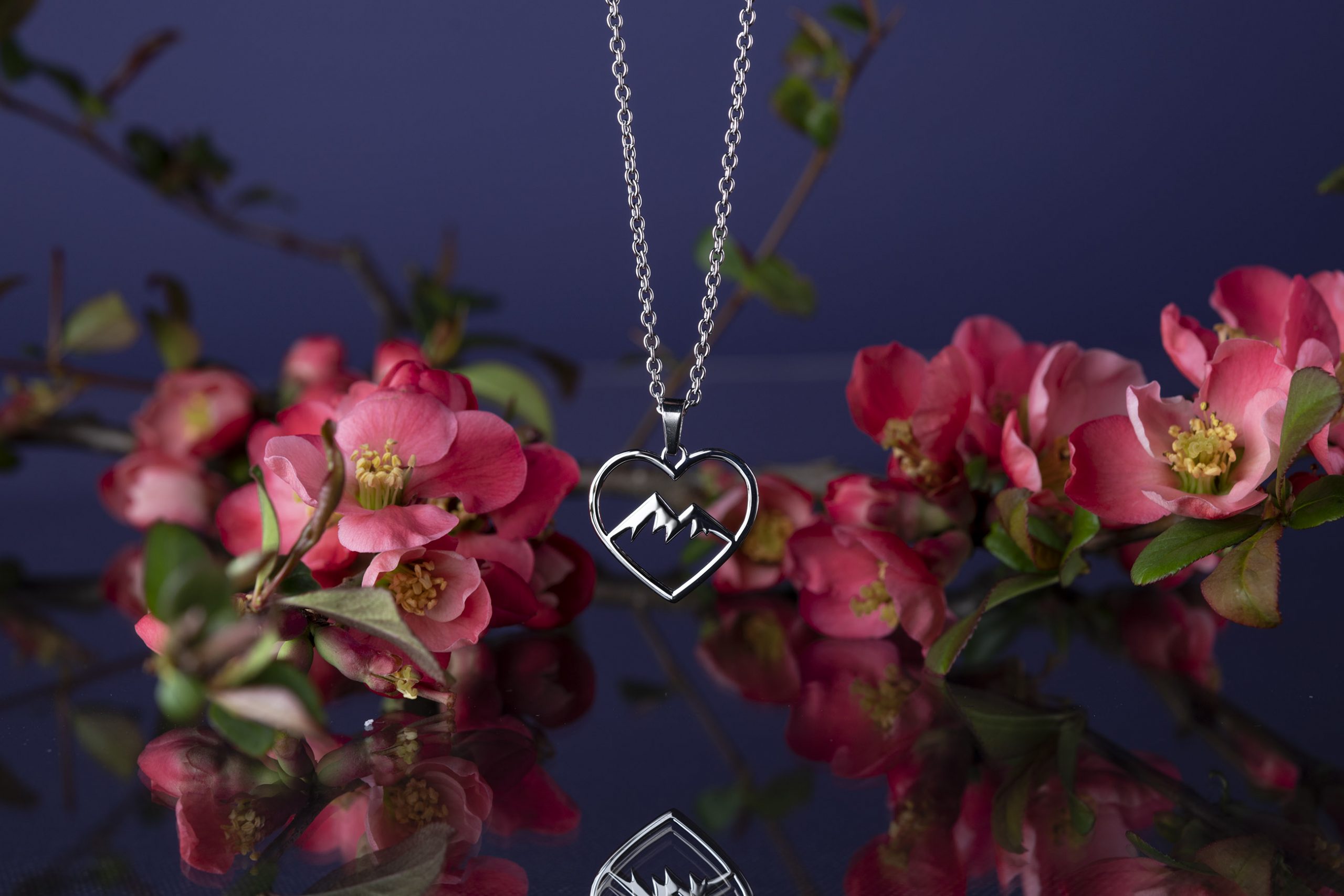 Prívesok srdce hory