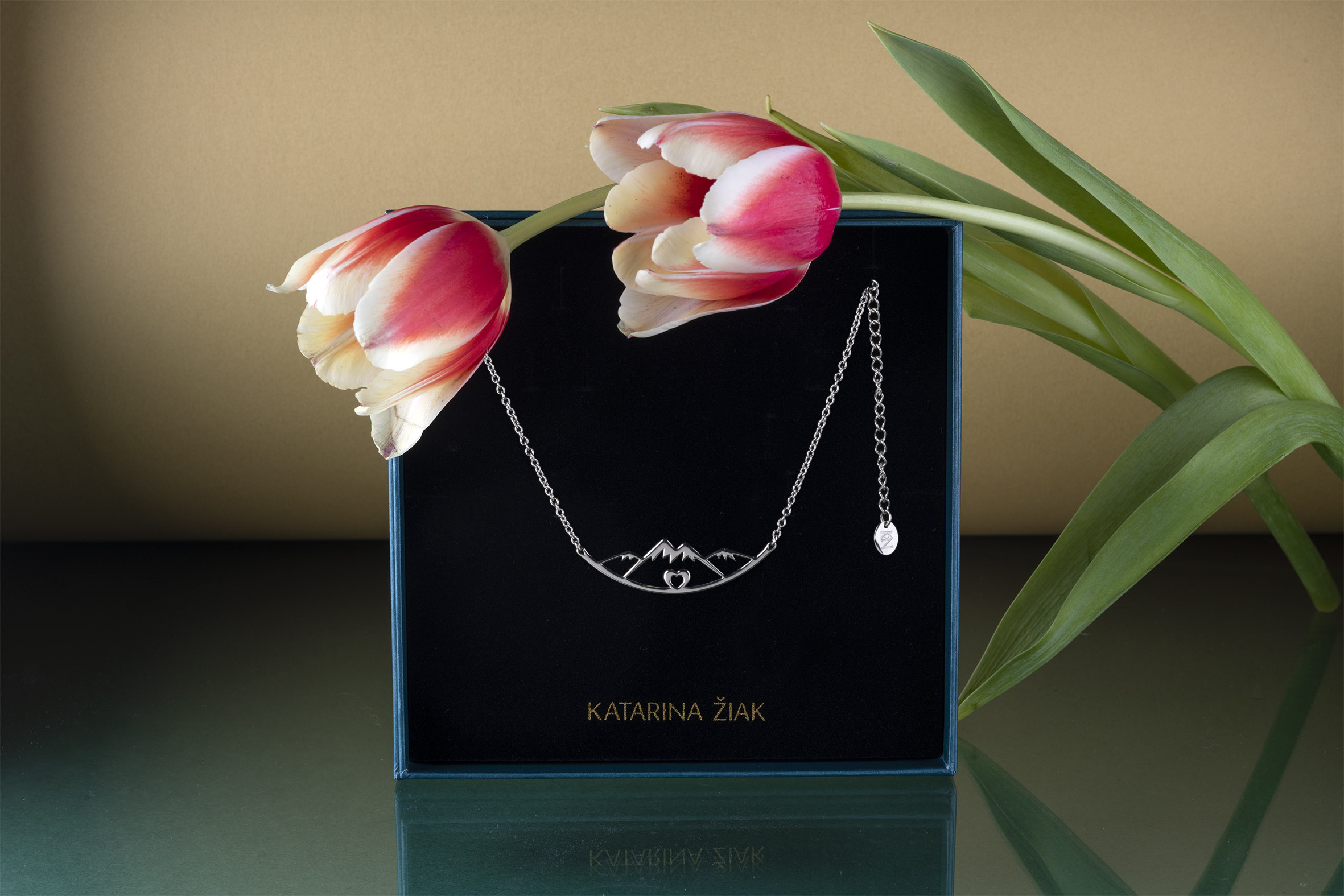 Náhrdelník hory - oblúk