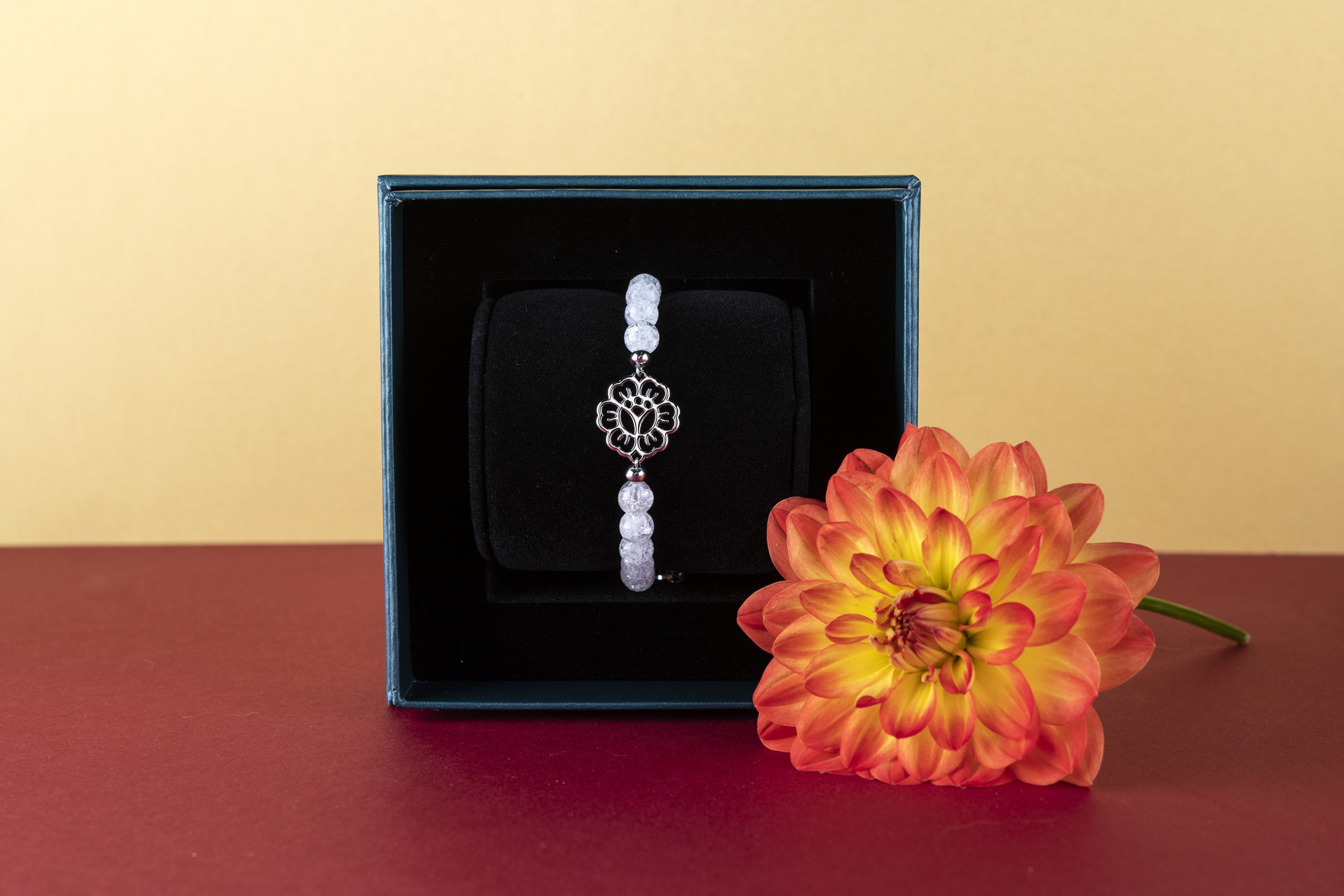 Náramok Ábelová kvietok - pukaný krištáľ