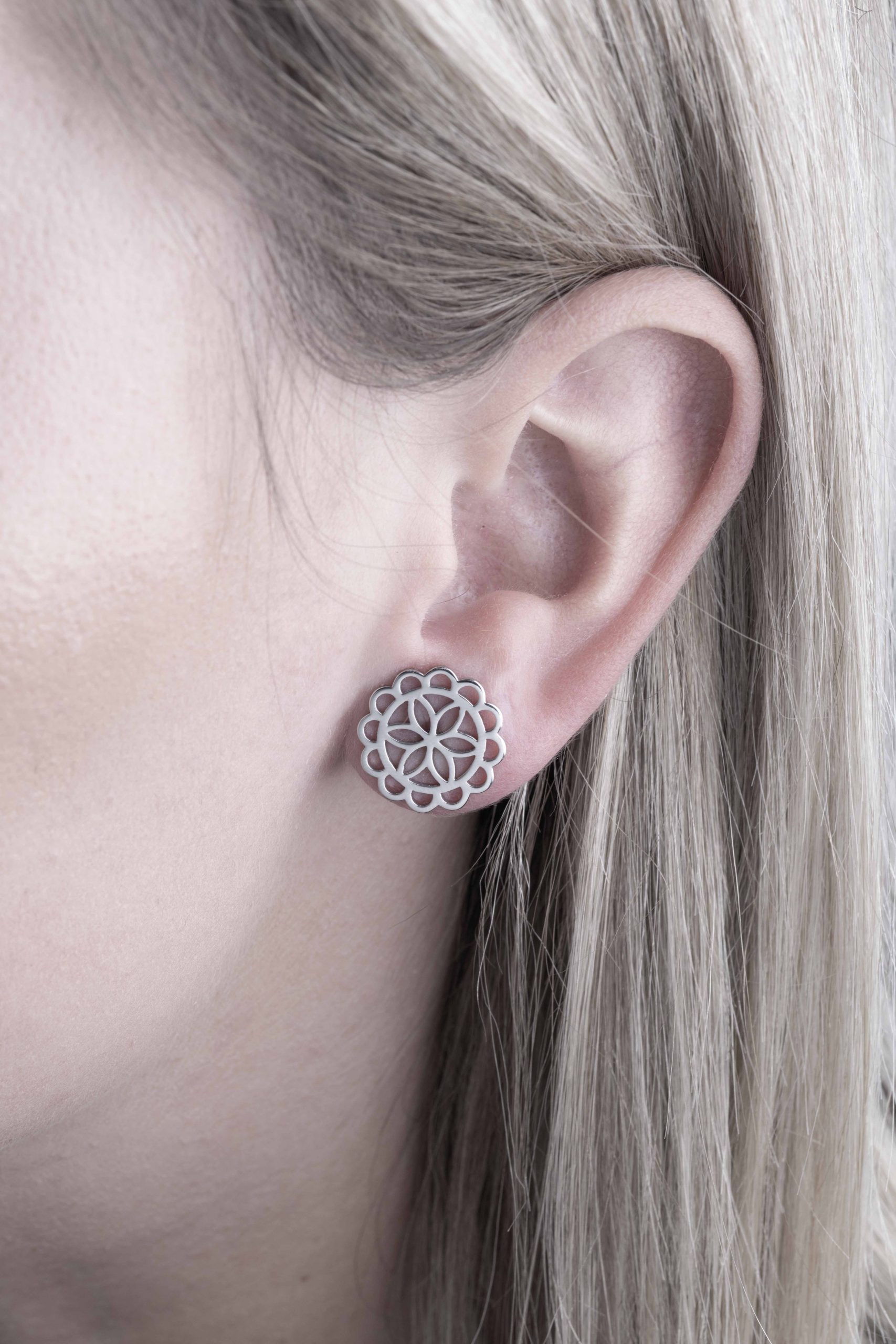 Napichovacie náušnice - čipka ornament 1,5cm