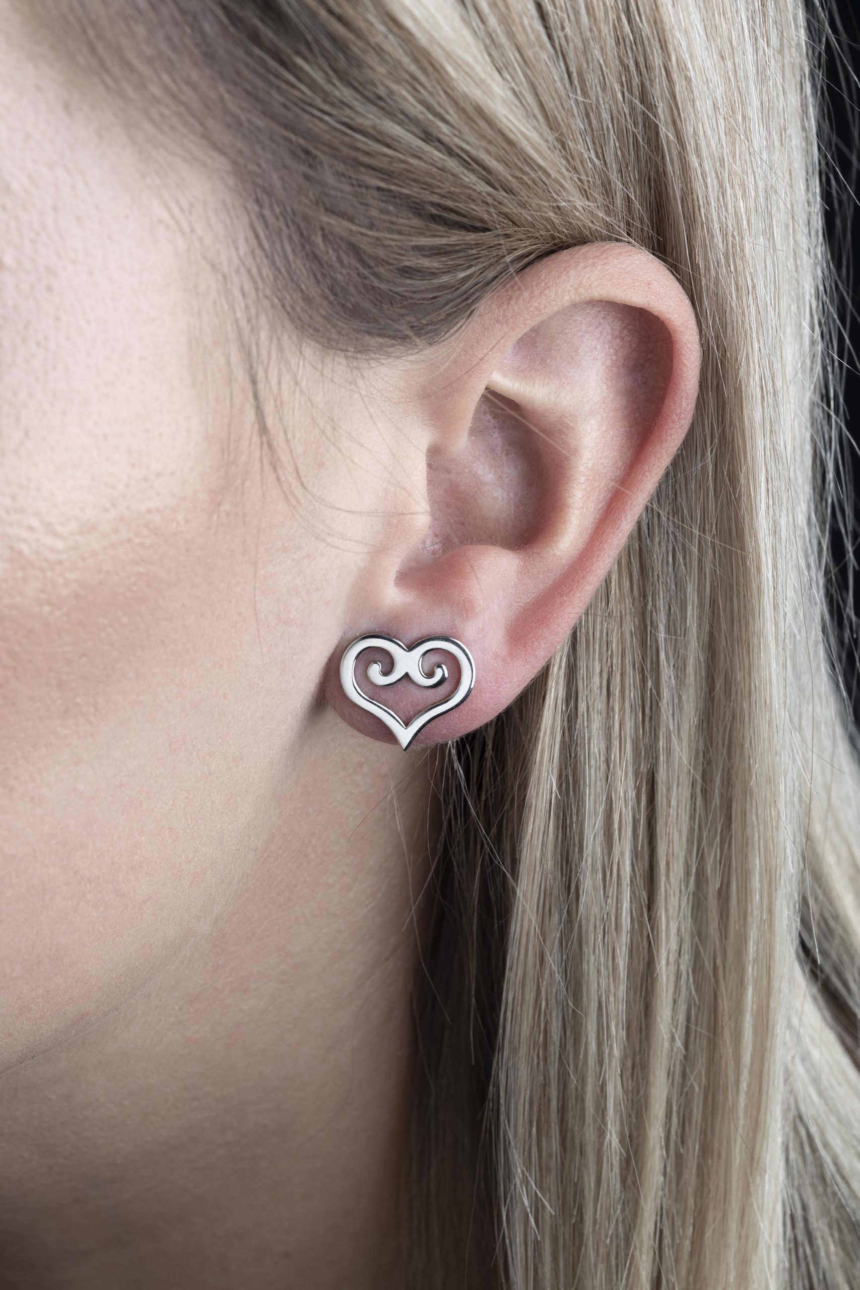 Napichovacie náušnice čipka srdiečko