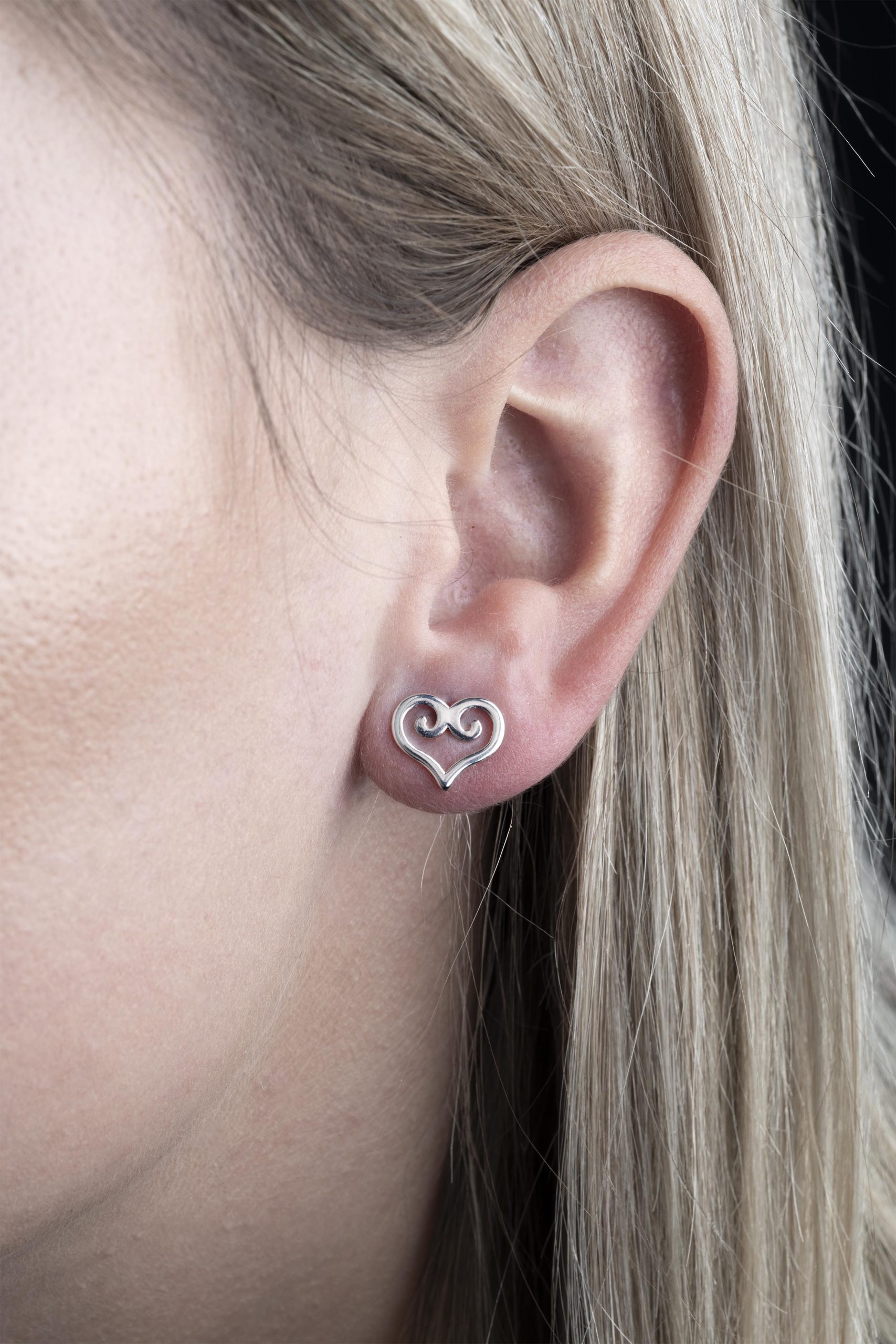 Napichovacie náušnice čipka srdiečko