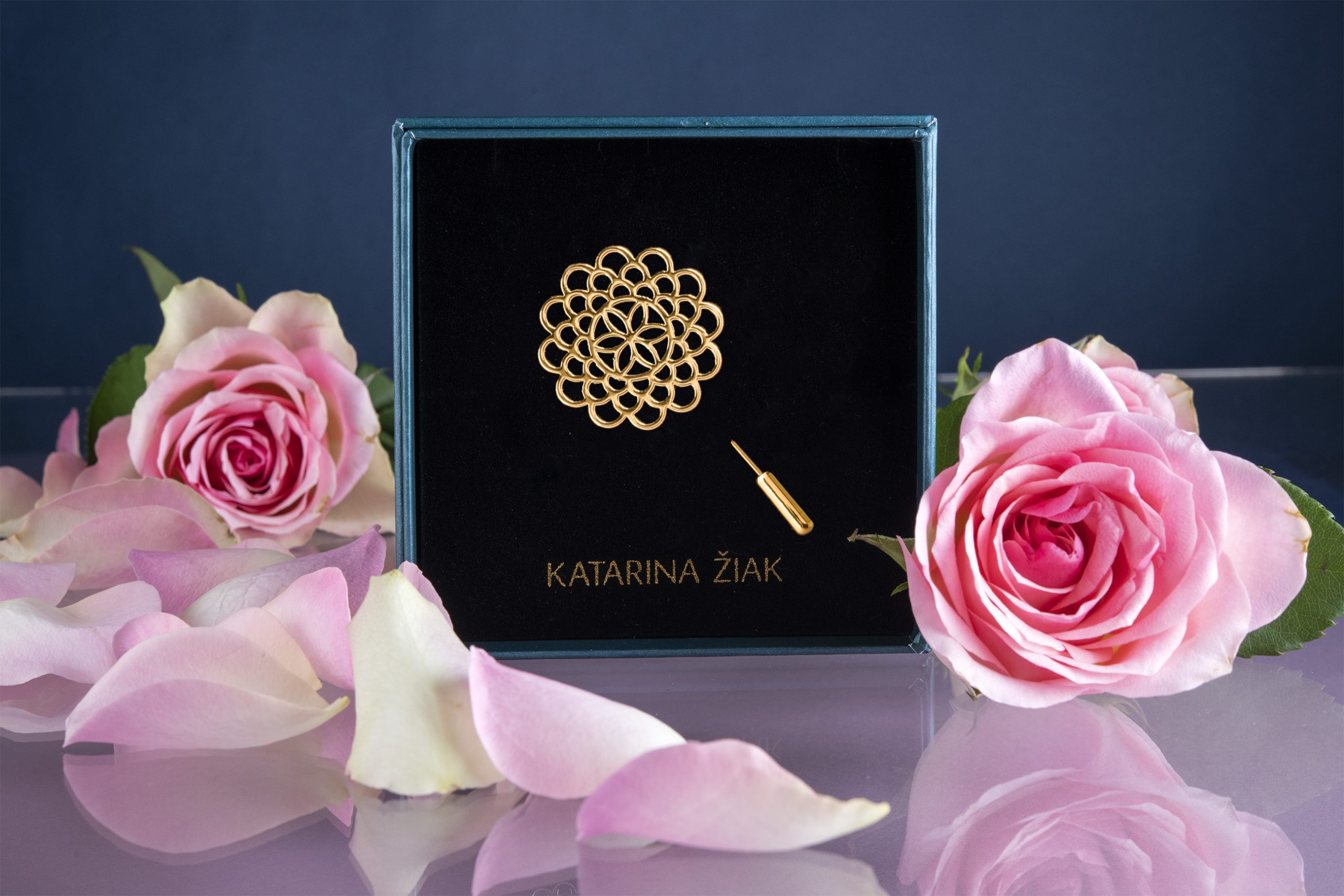 Brošňa čipka ornament 2,5cm