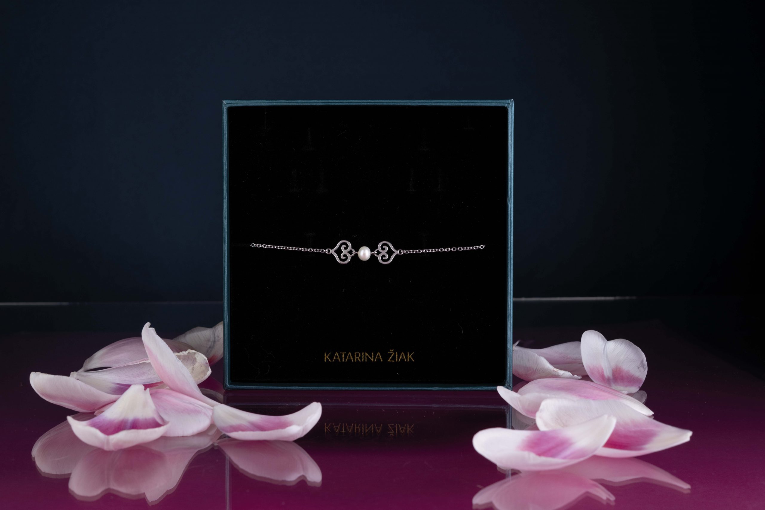 Náramok čipka 2 srdiečka – retiazka + perla