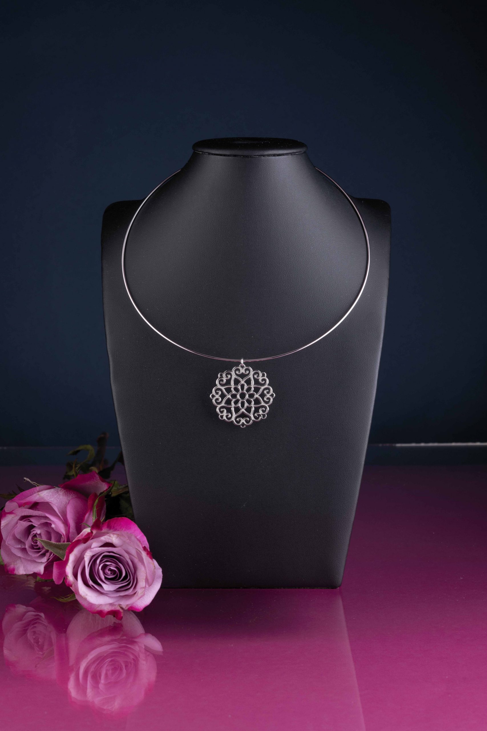 Obručový náhrdelník Libay ornament 1