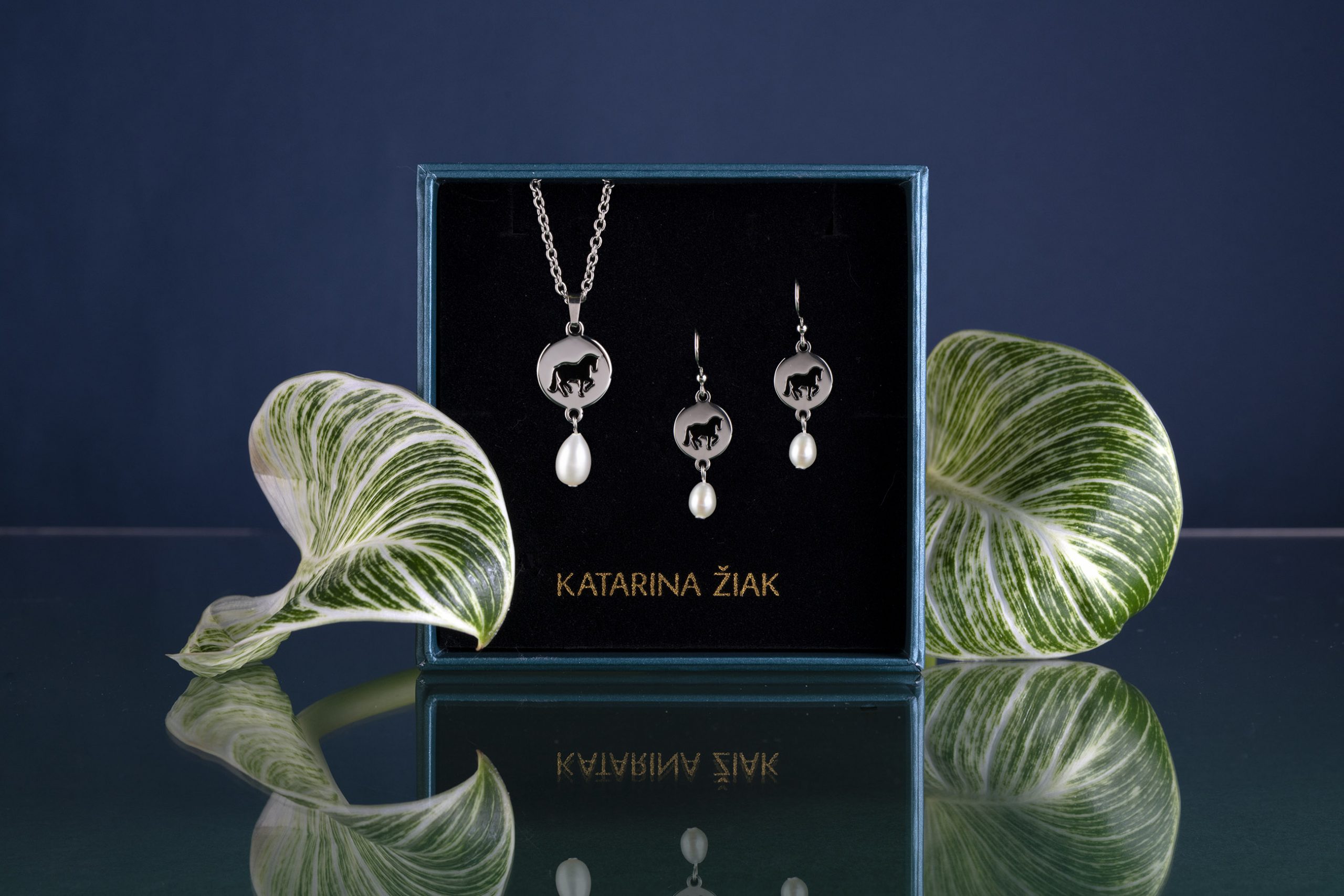 Set Piaf - prívesok + náušnice s perlou v tvare slzy