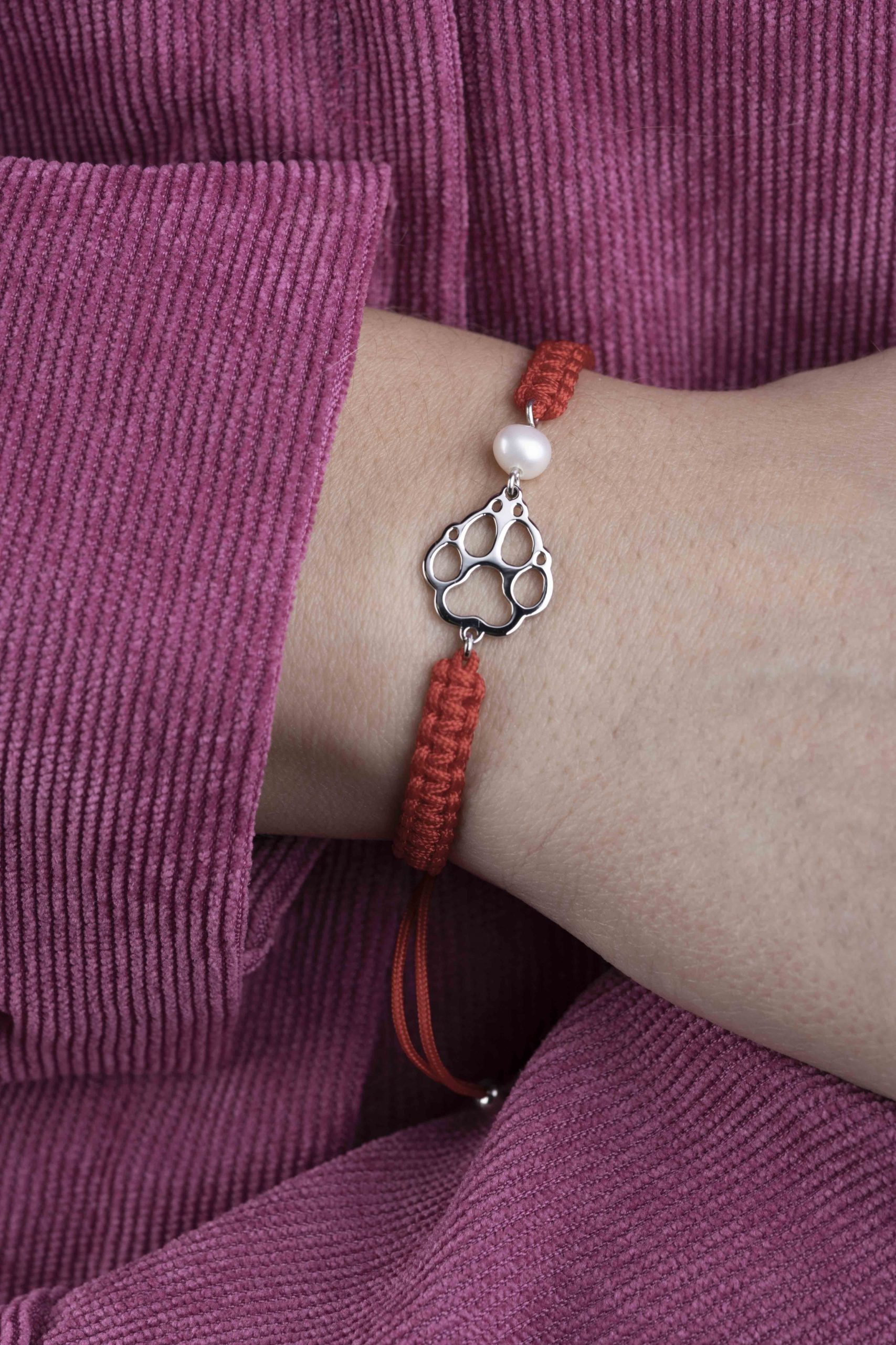 Náramok Labka pes Cami – šnúrka + perla