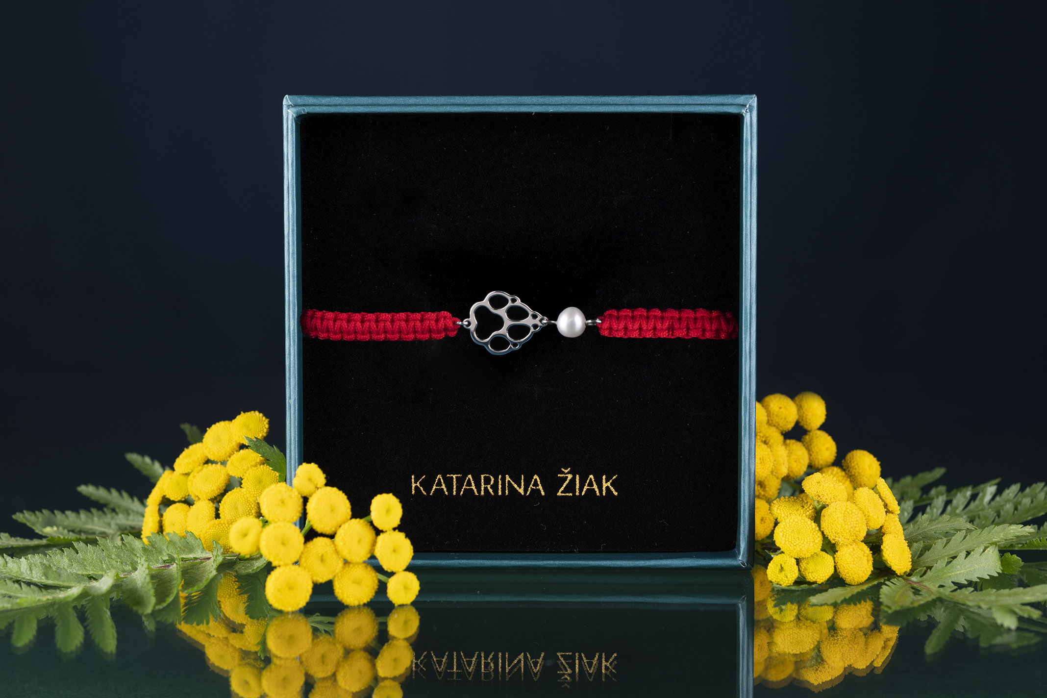 Náramok Labka pes Cami – šnúrka + perla