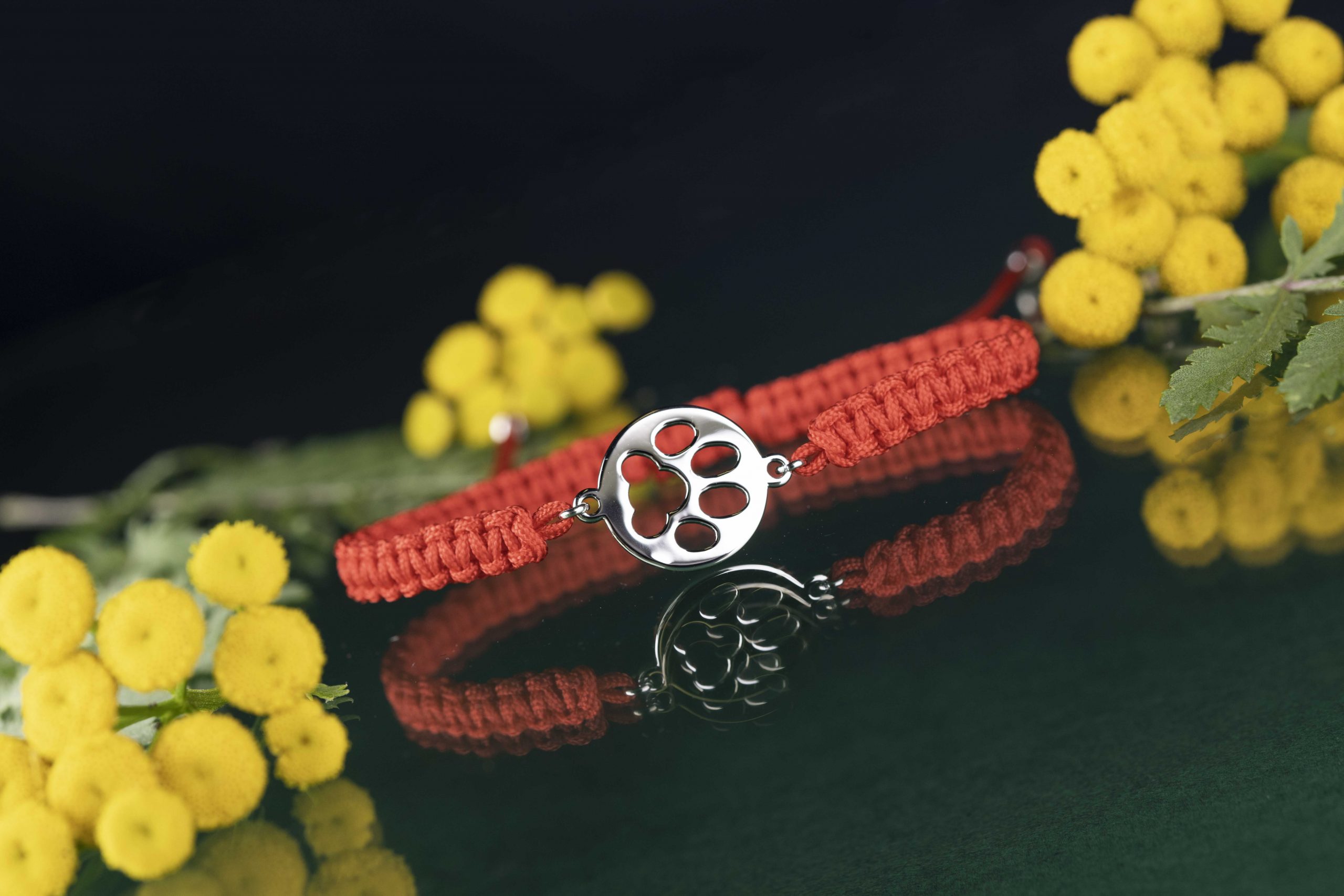 Náramok -  Labka mačka Izabela – šnúrka