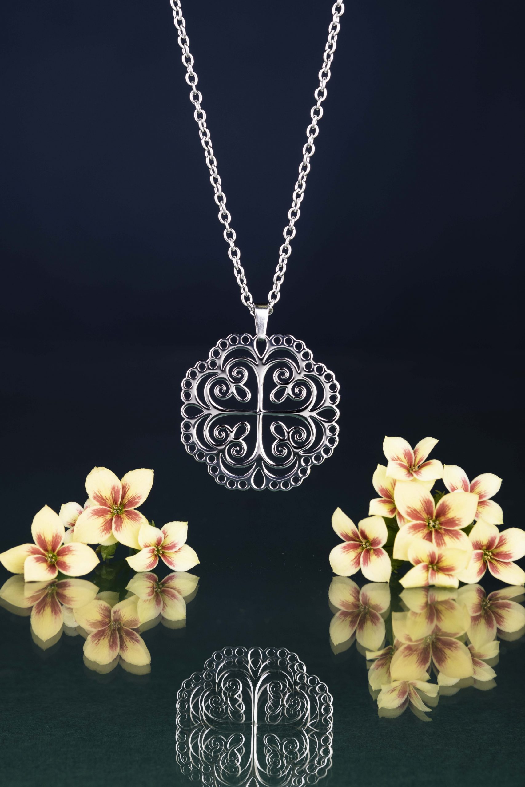 Prívesok štvorlístok ornament 2 jednoduchý