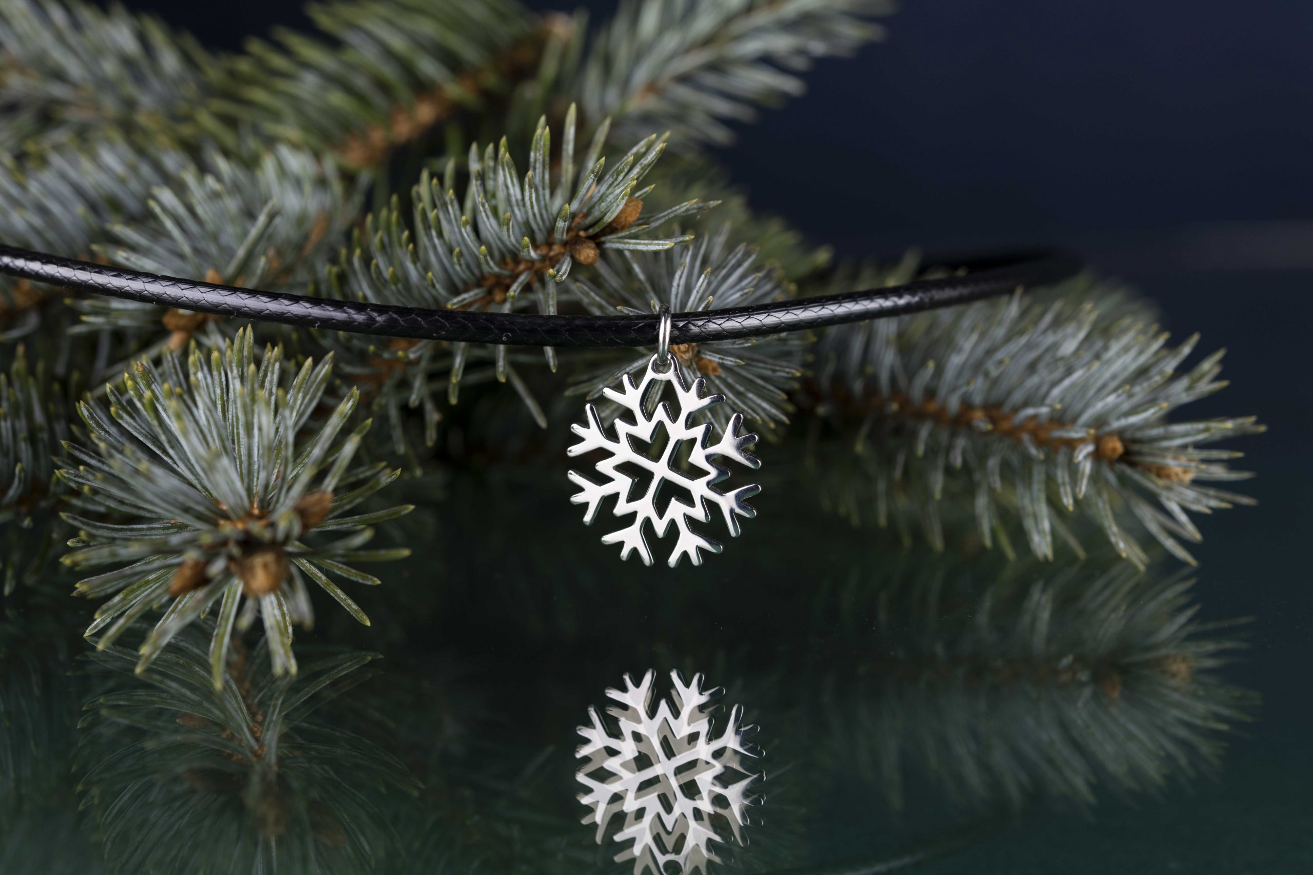 Šnúrový náhrdelník - snehová vločka 2