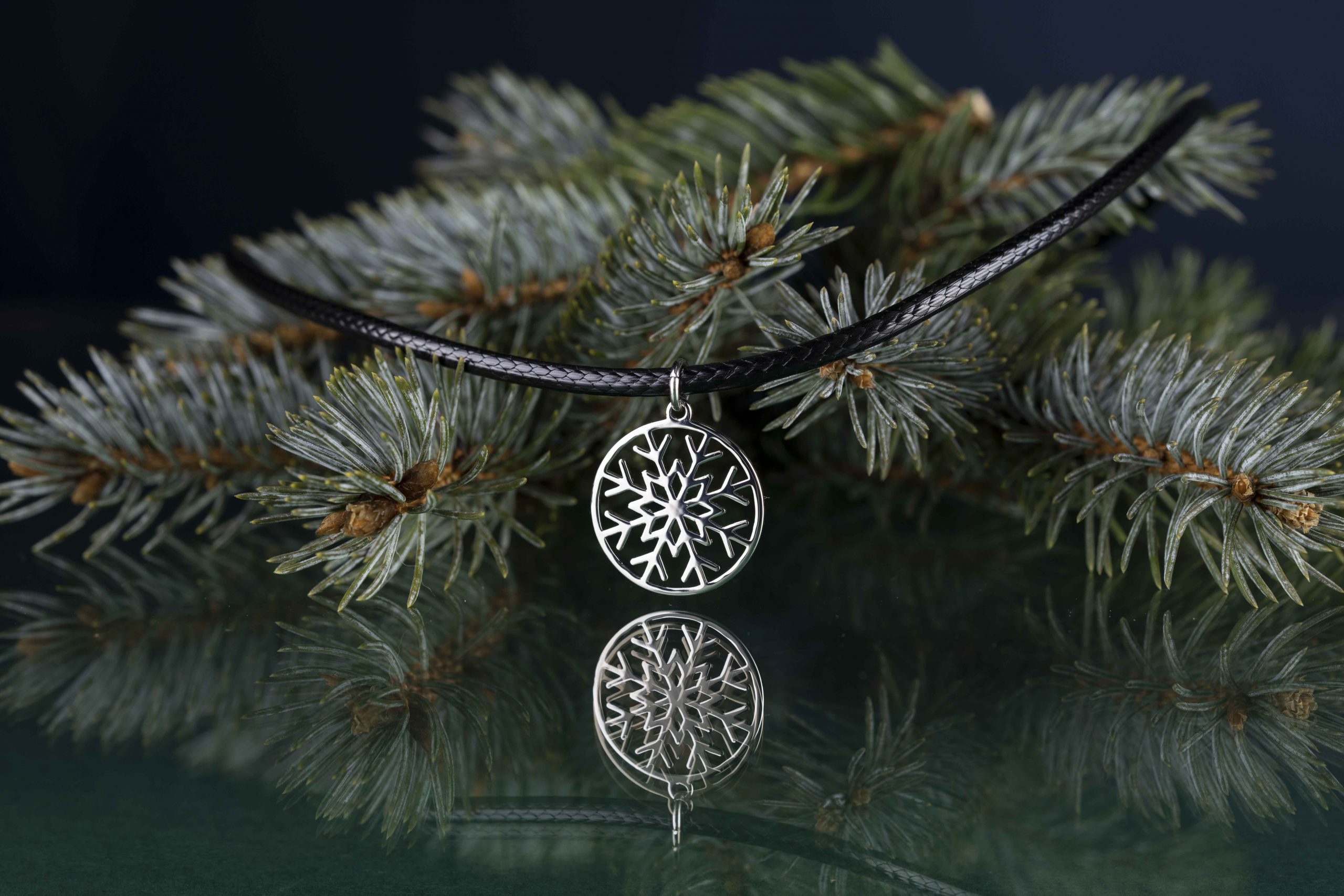 Šnúrový náhrdelník snehová vločka kruh 1 - 2cm