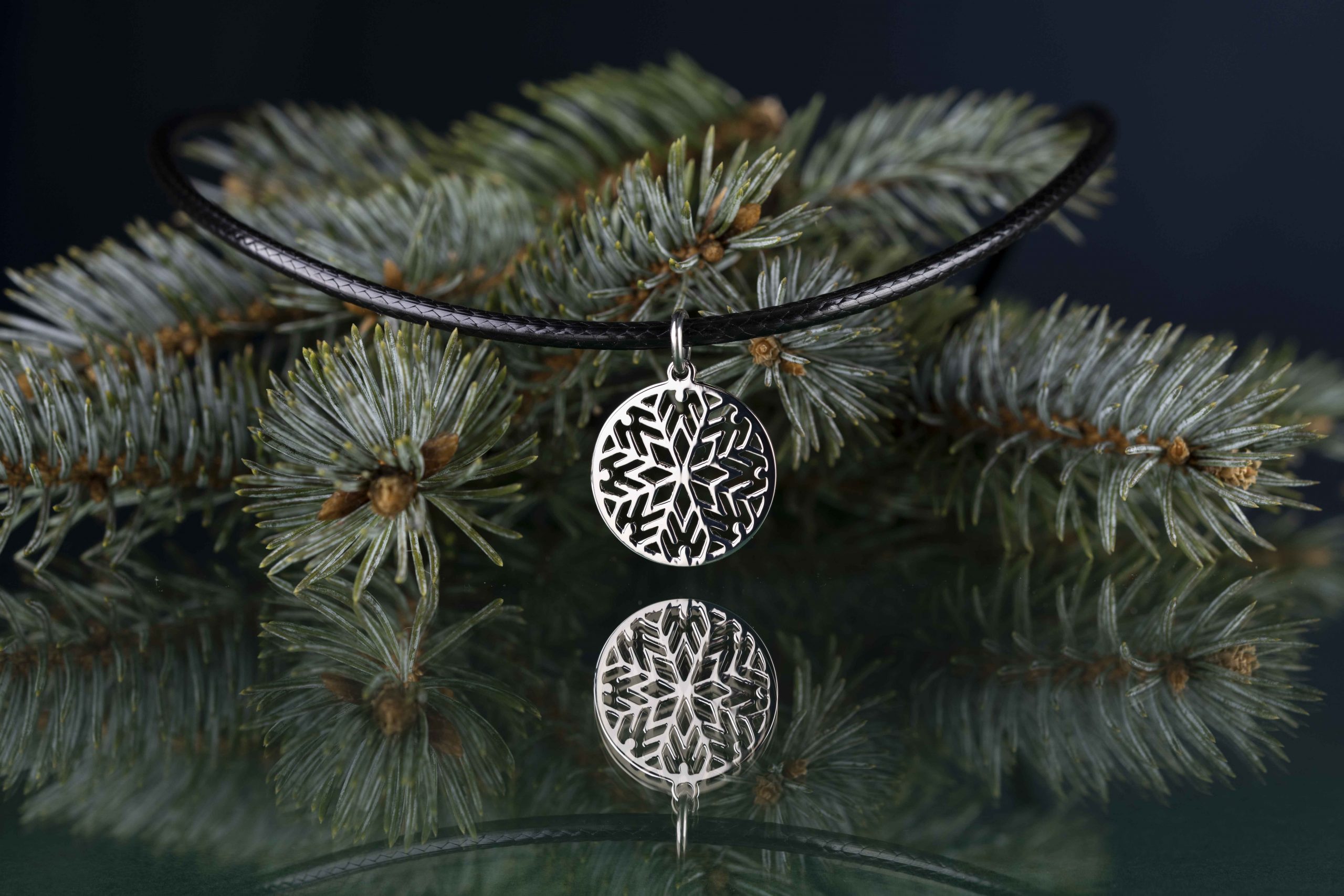 Šnúrový náhrdelník snehová vločka kruh 3 - 2cm