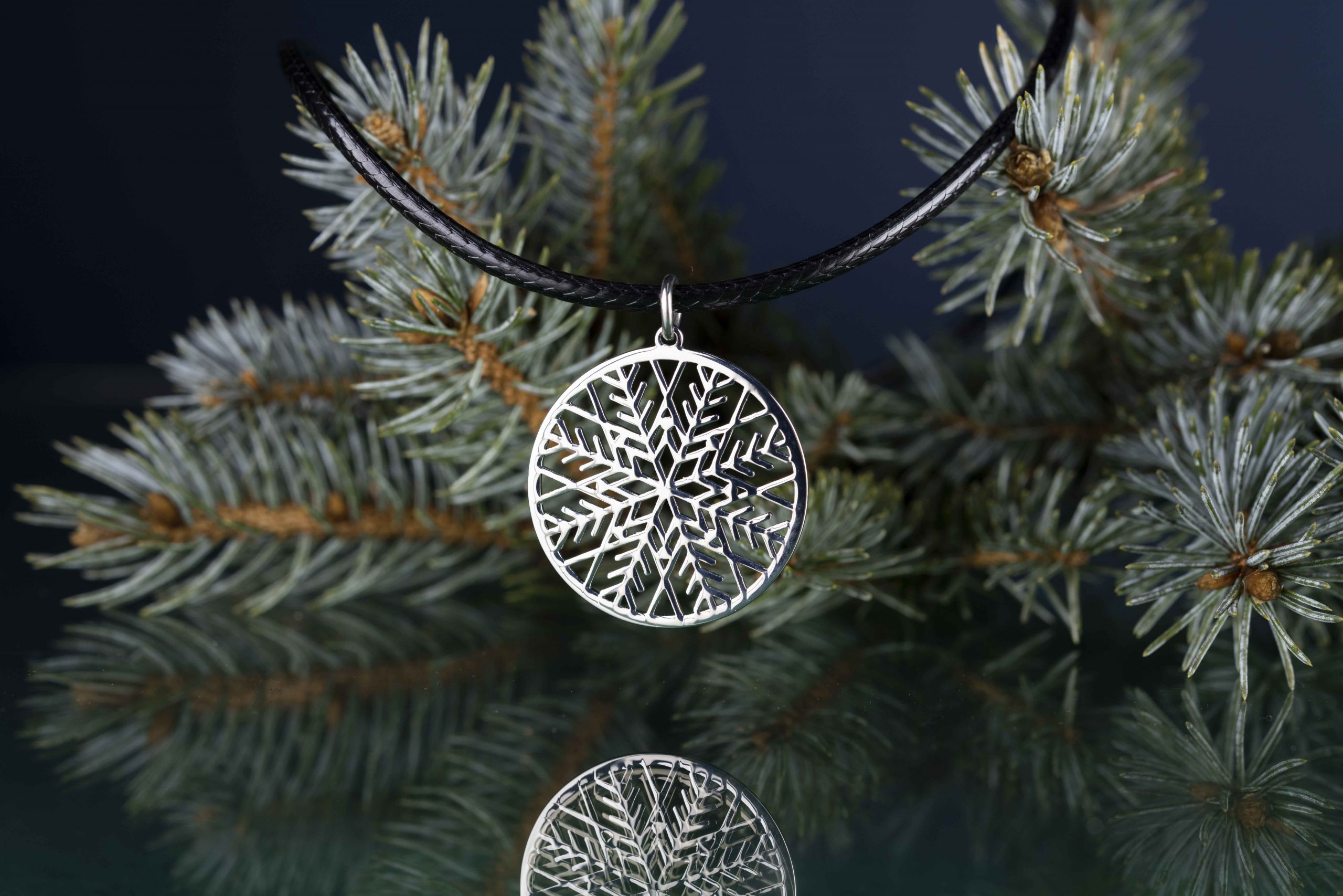 Šnúrový náhrdelník snehová vločka kruh 2 - 3cm