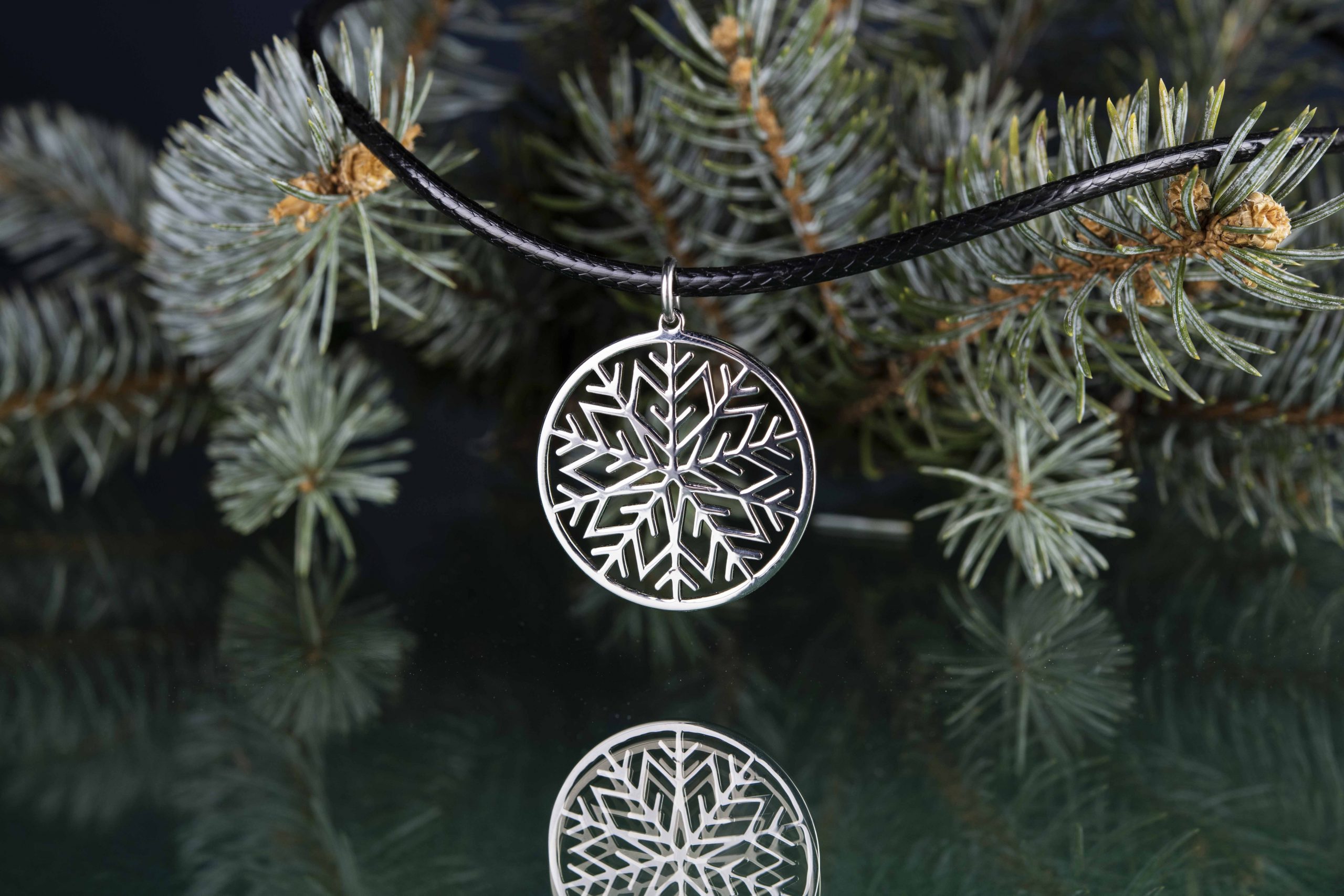 Šnúrový náhrdelník snehová vločka kruh 3 - 3cm