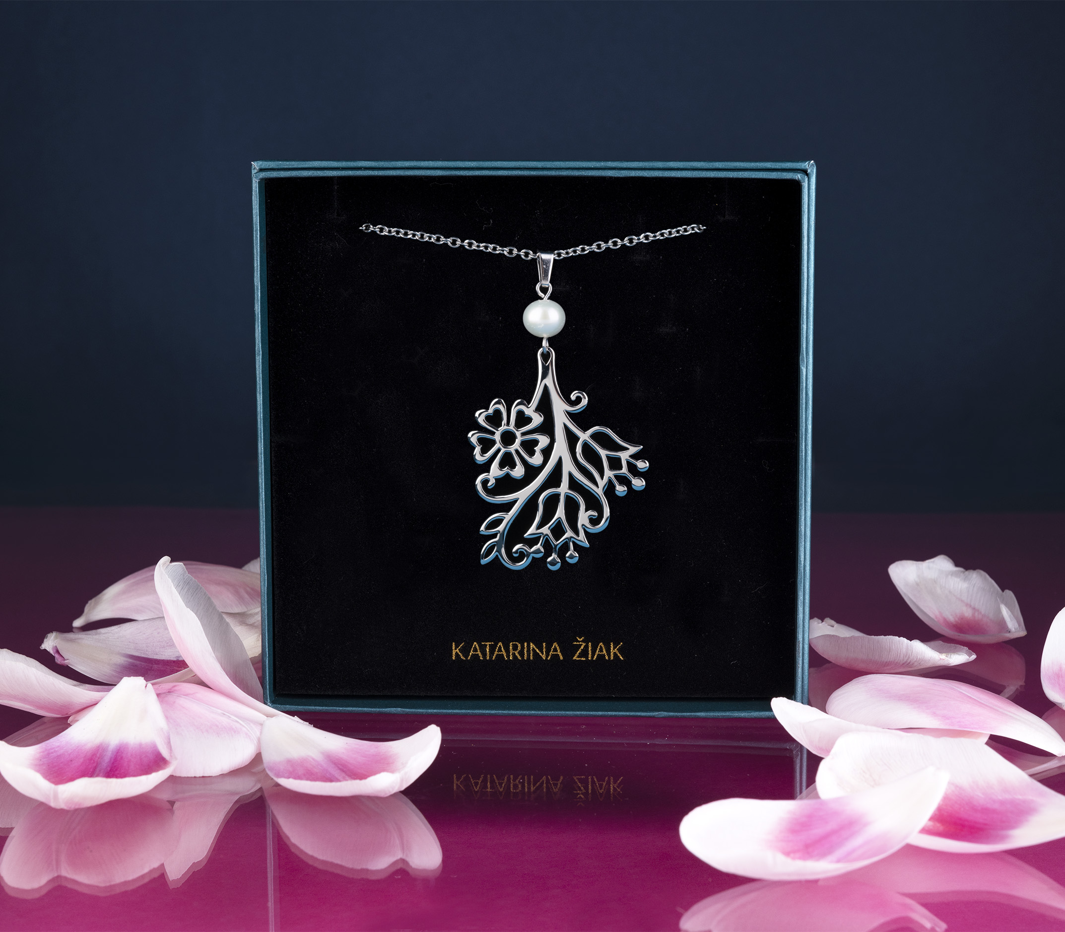 Prívesok vajnorská kytica 2 + perla