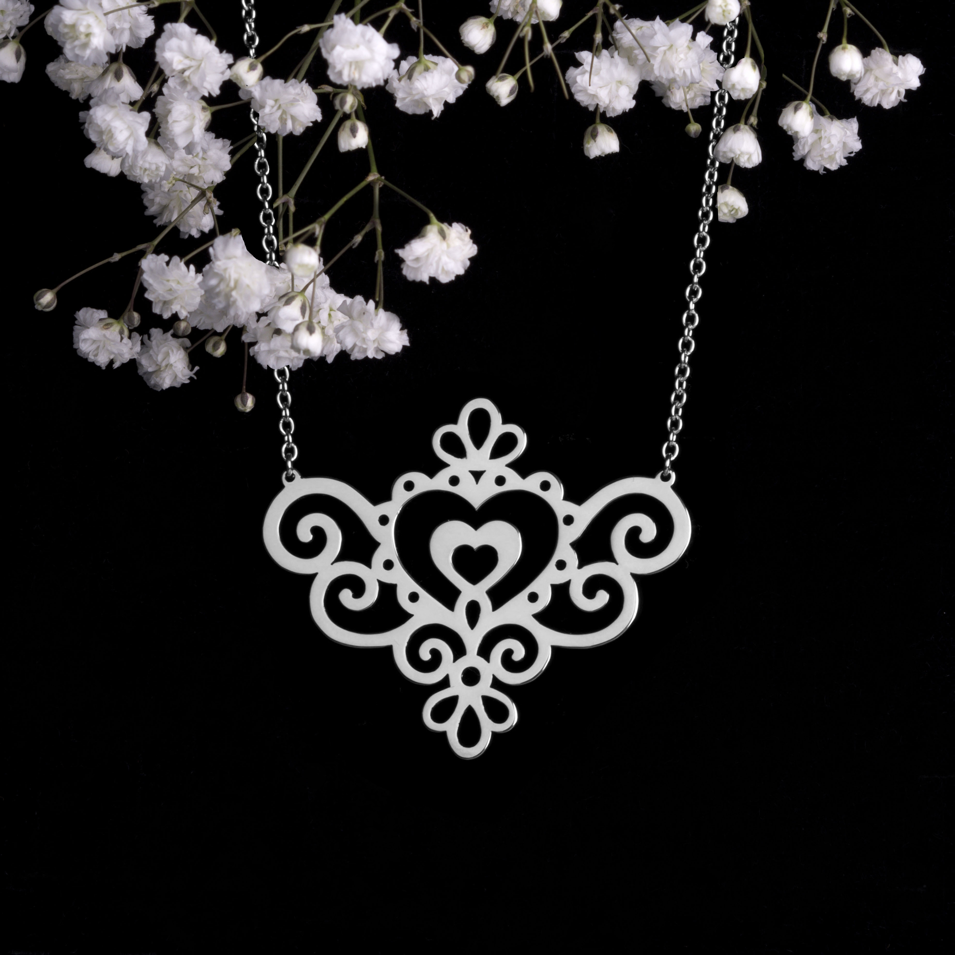 Náhrdelník Ornamentika - srdiečka 2