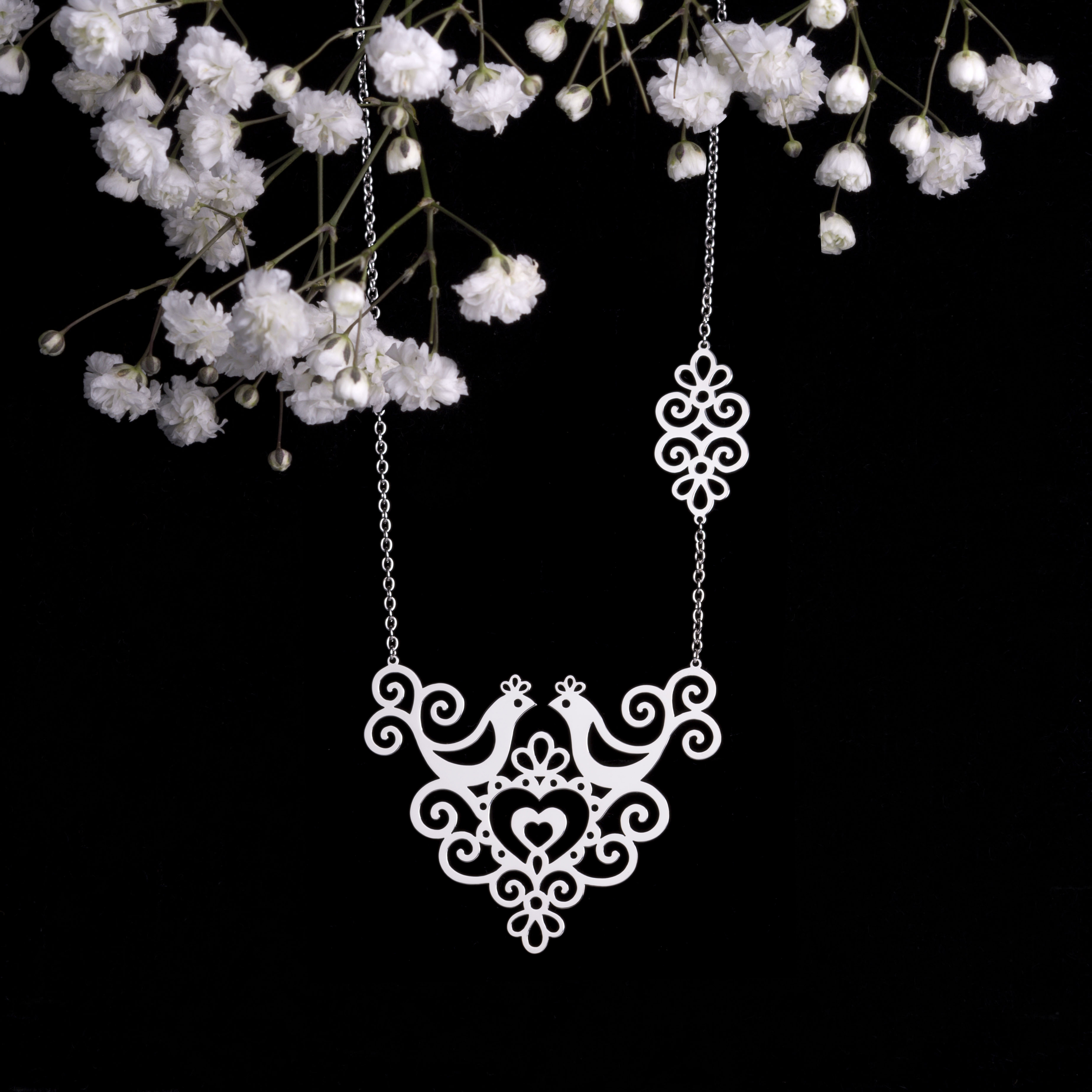 Náhrdelník Ornamentika - holubice - dlhý