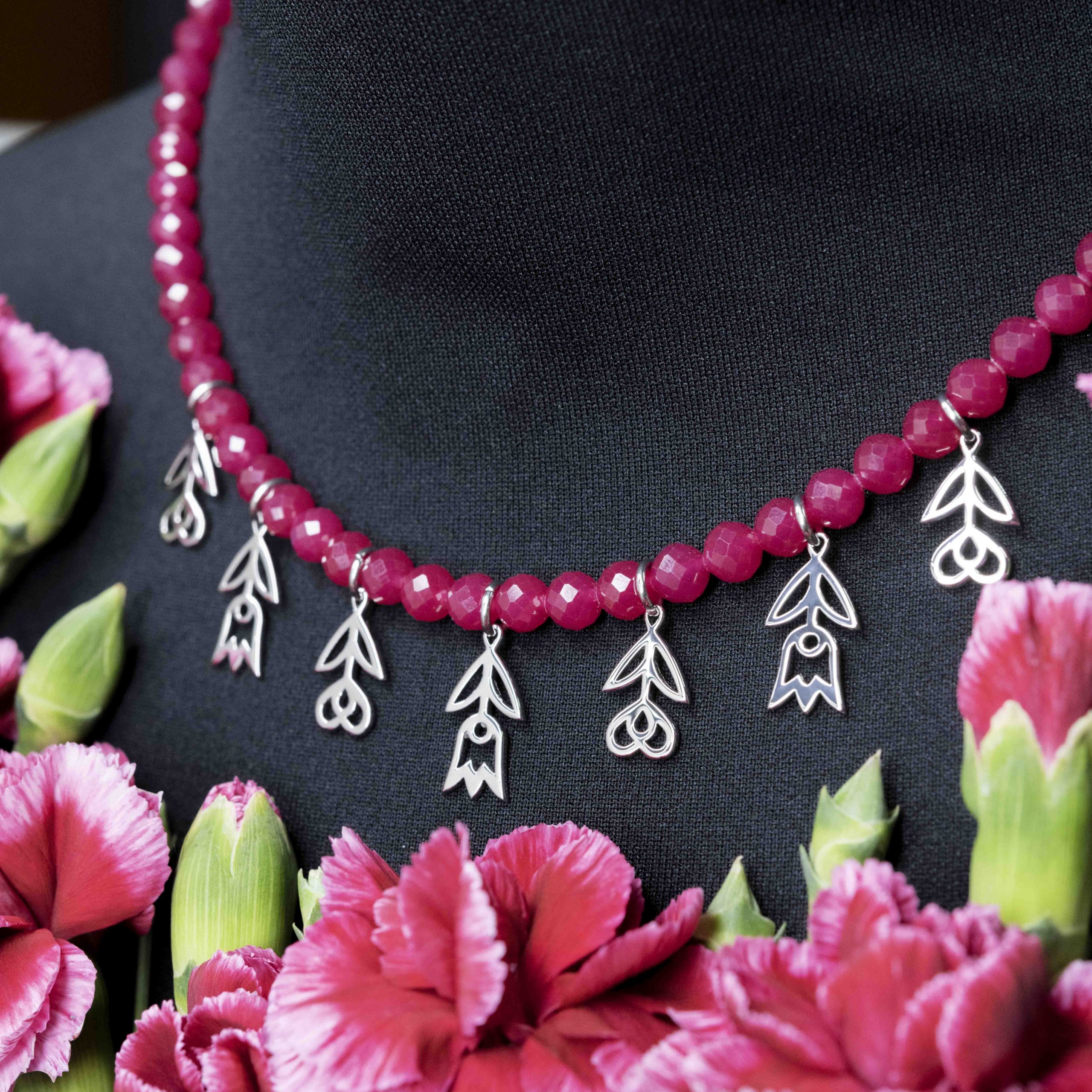 Náhrdelník - zvončeky &amp; srdiečka Polomka + rubínový korund