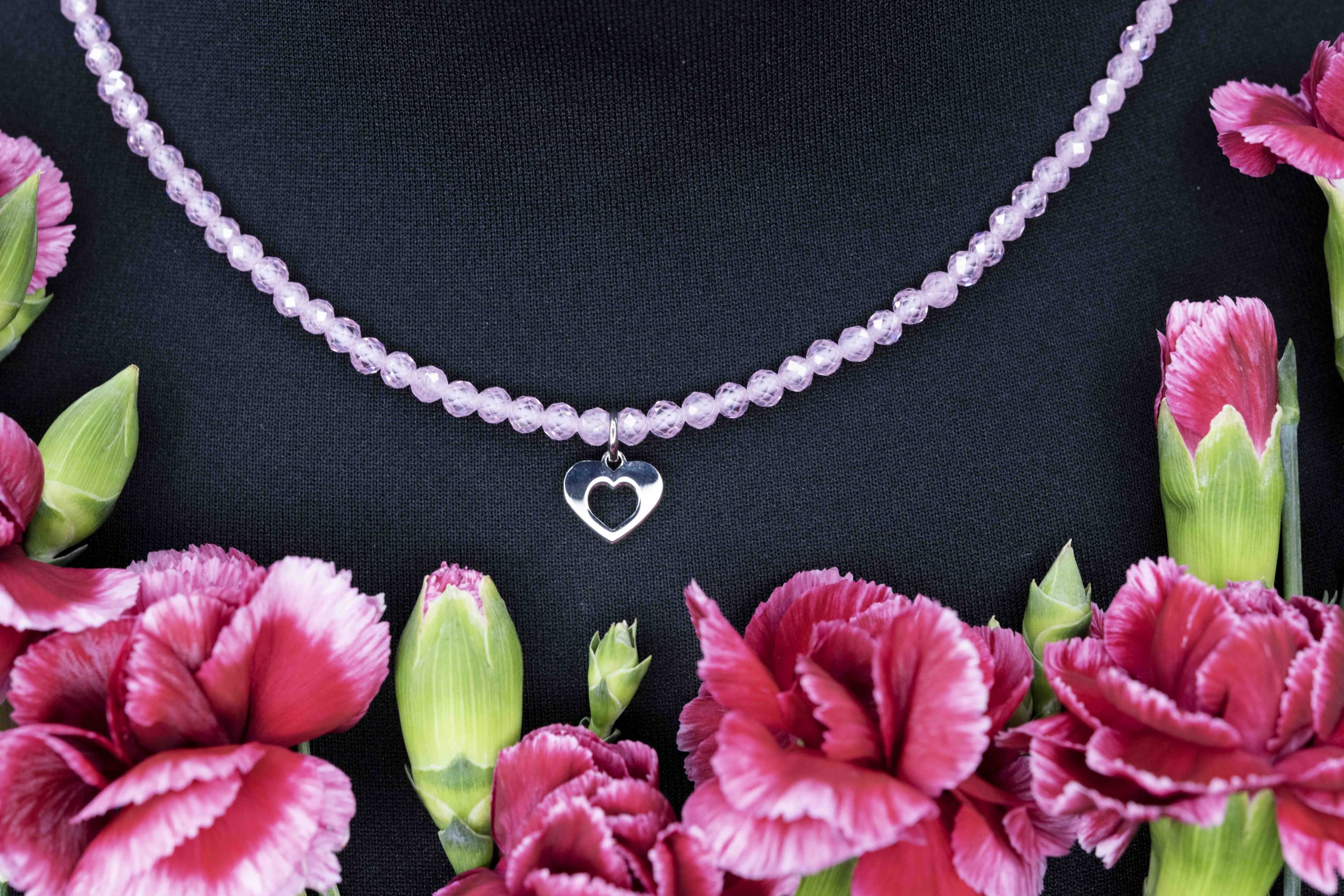 Náhrdelník - srdiečko ornamentika + ružový zirkón