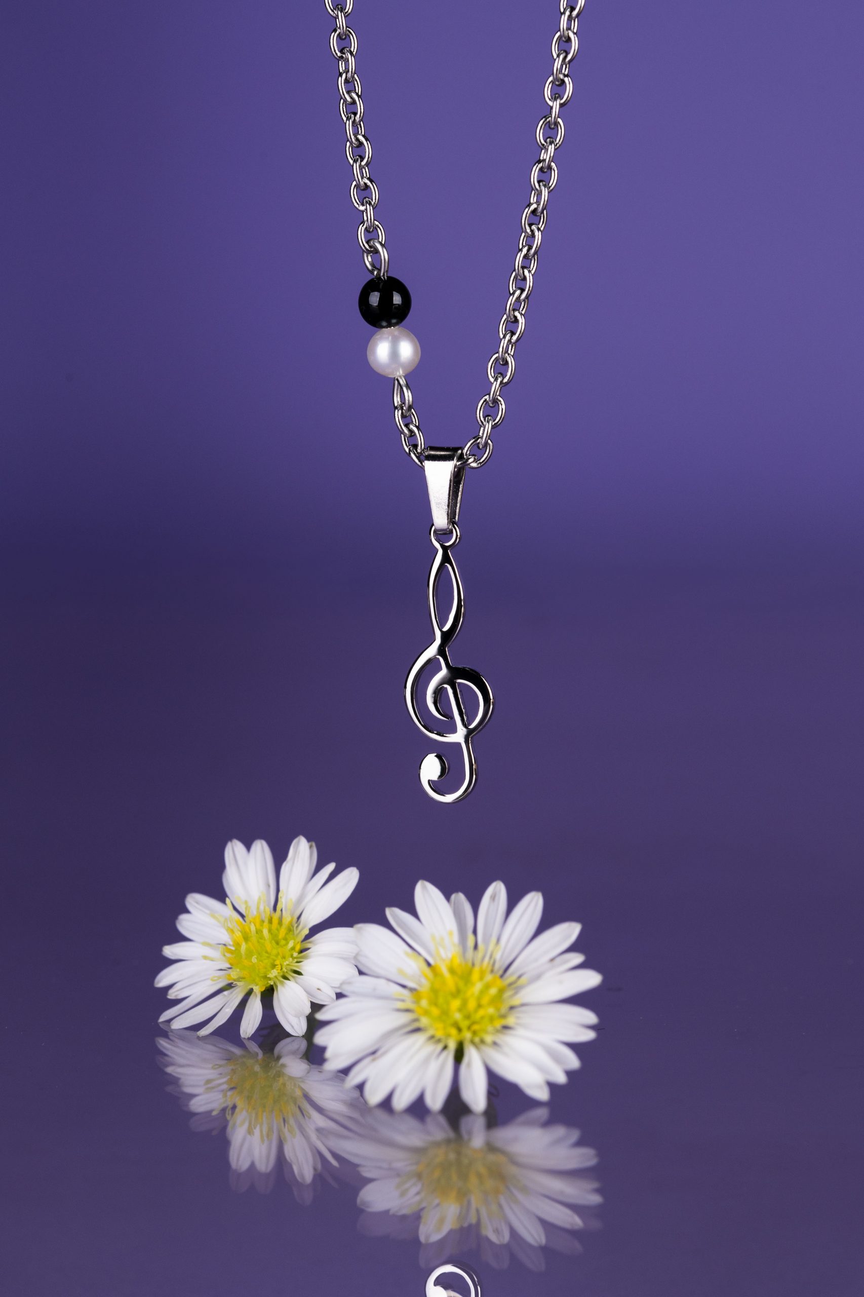 Prívesok husľový kľúč 2 - perla/onyx