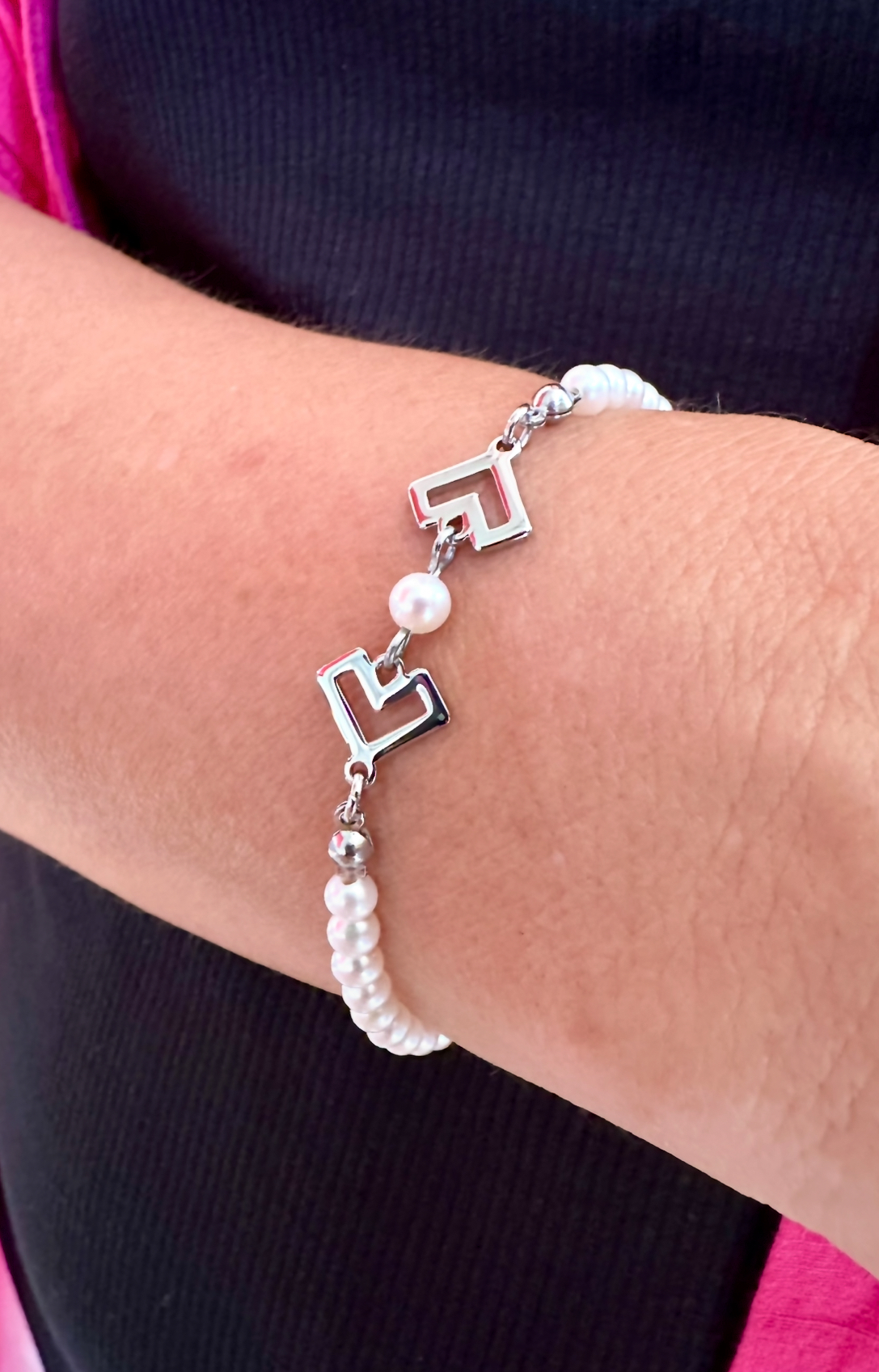 Náramok Novohrad 2 srdiečka - perly