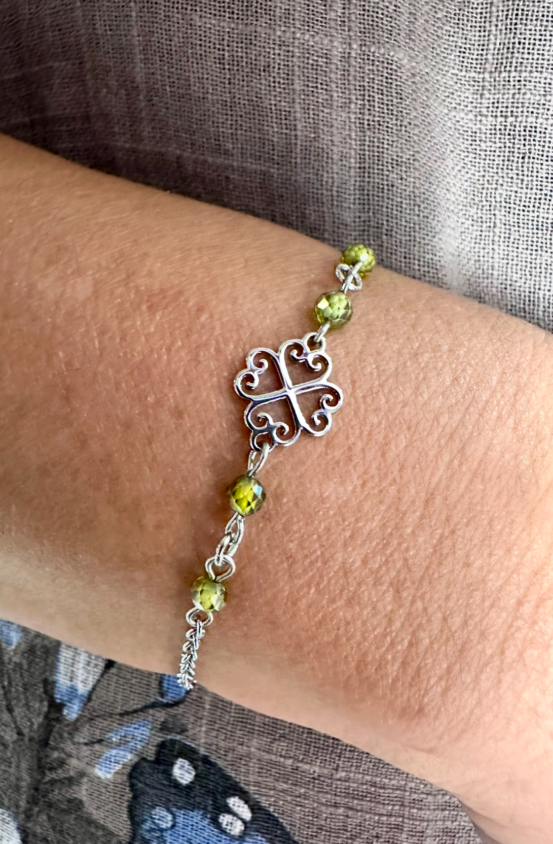 Náramok štvorlístok 2 – retiazka + zelený zirkón