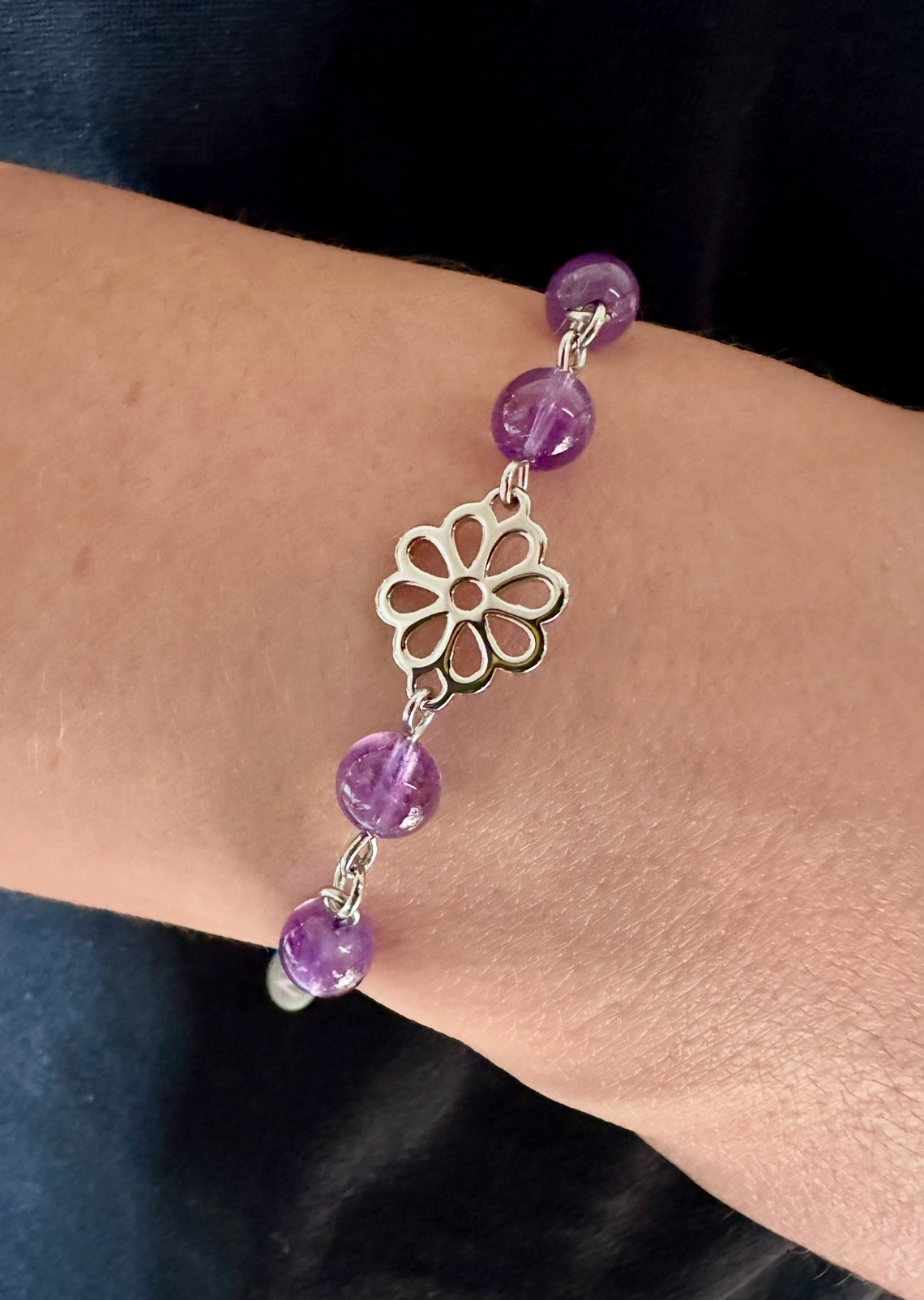 Náramok margarétka Závadka MINI 1 – retiazka + fialový ametyst