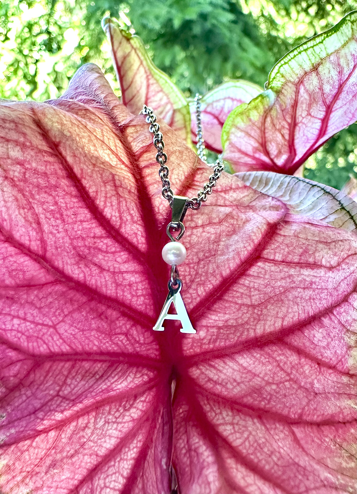 Prívesok abeceda 1 (rôzne písmená na výber) + sladkovodná perla