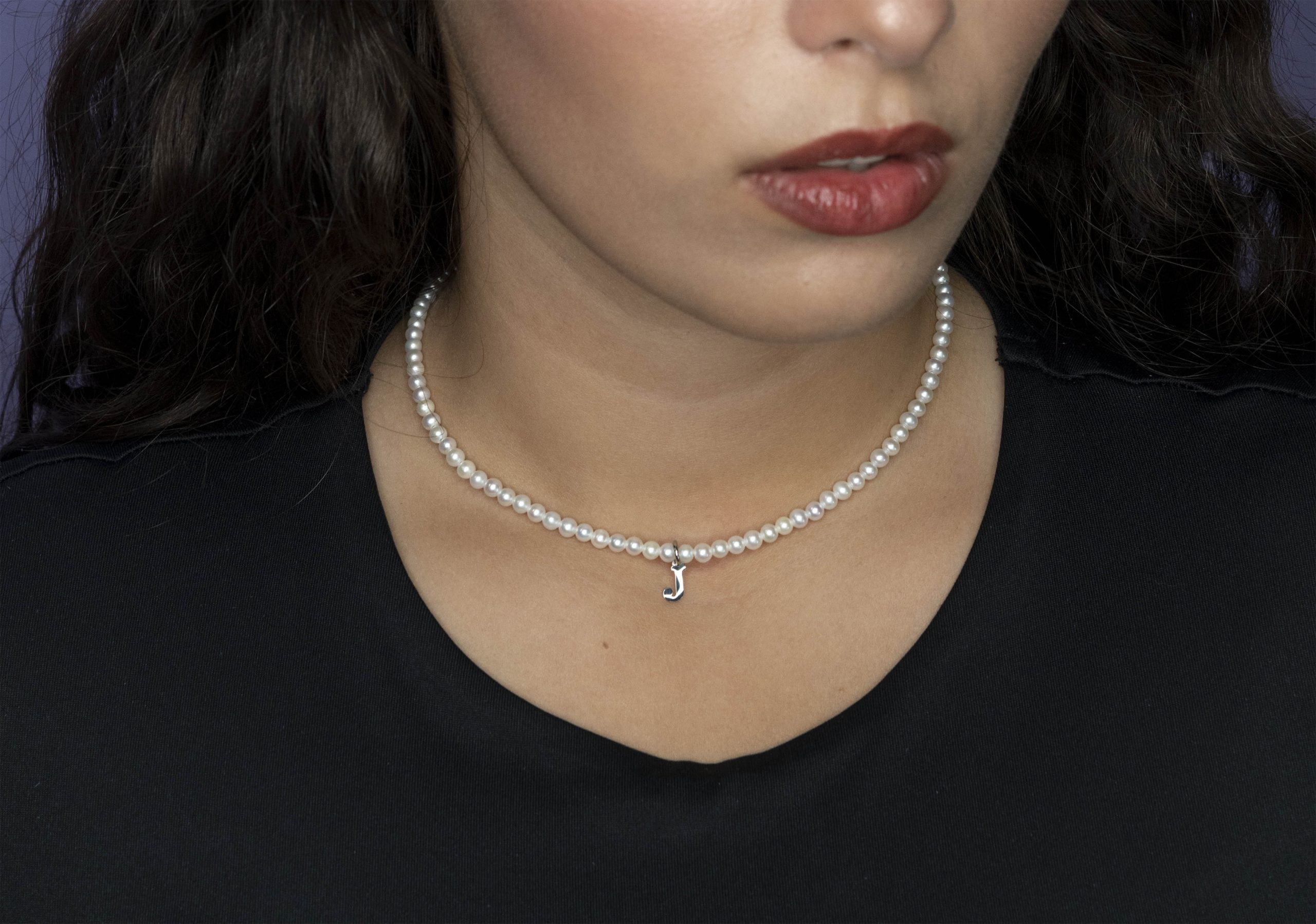 Náhrdelník - abeceda 1 (rôzne písmená na výber)+biele sladkovodné perly