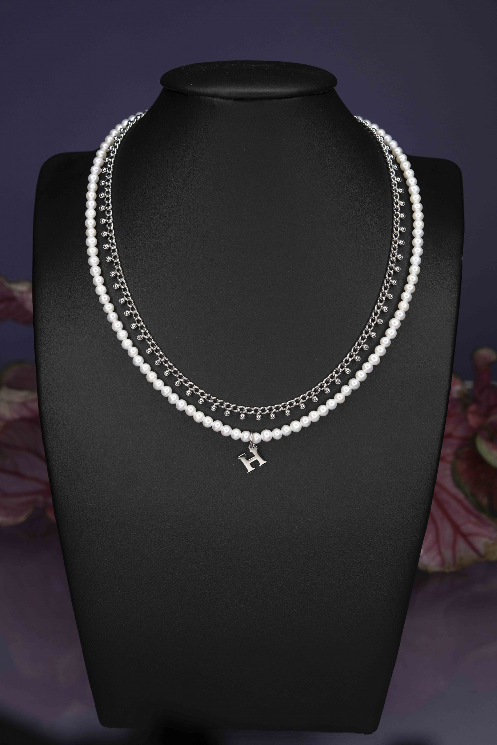 Náhrdelník - abeceda 2 (rôzne písmená na výber)+biele sladkovodné perly