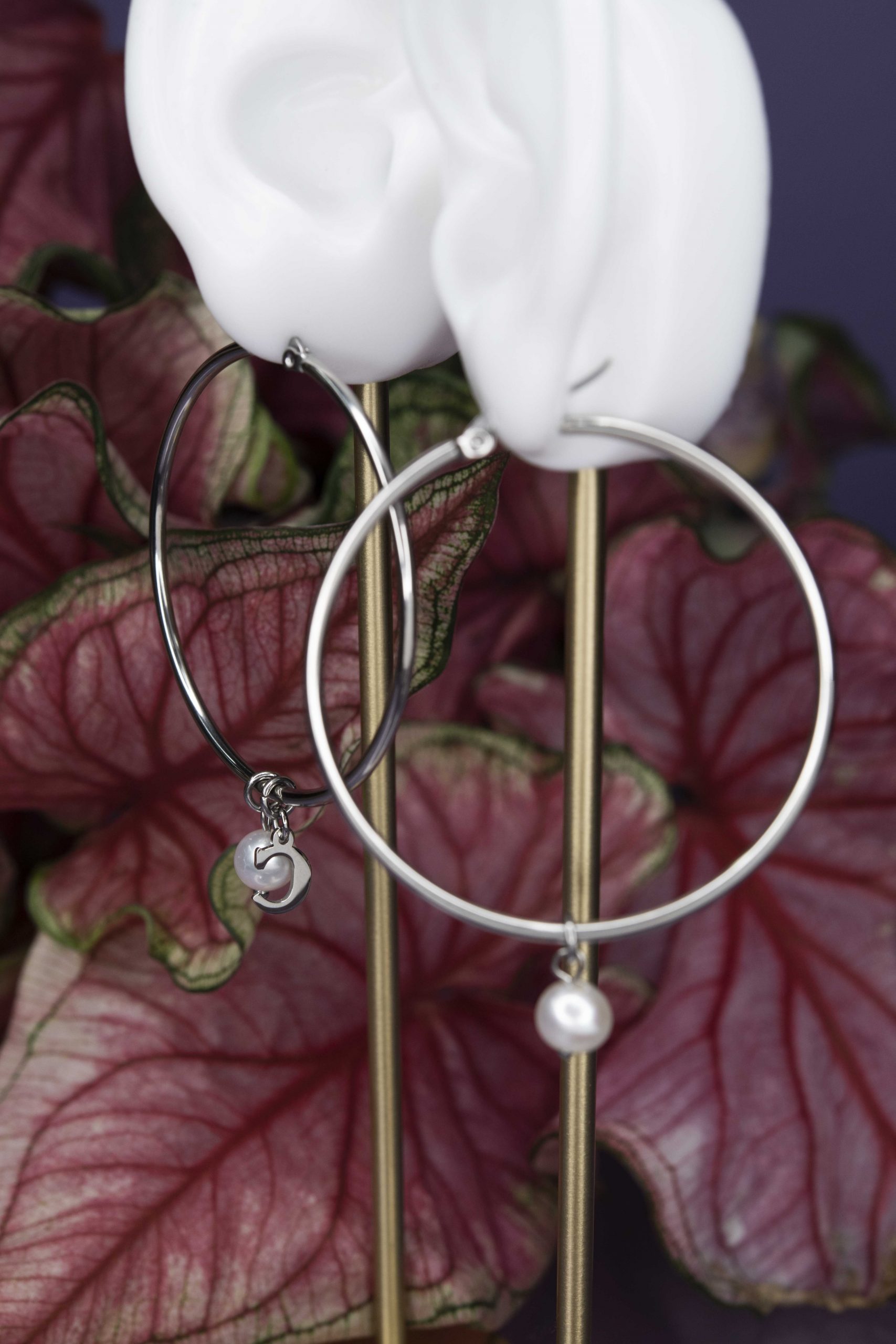 Náušnice abeceda VEĽKÝ KRUH (rôzne písmená na výber) + sladkovodná perla