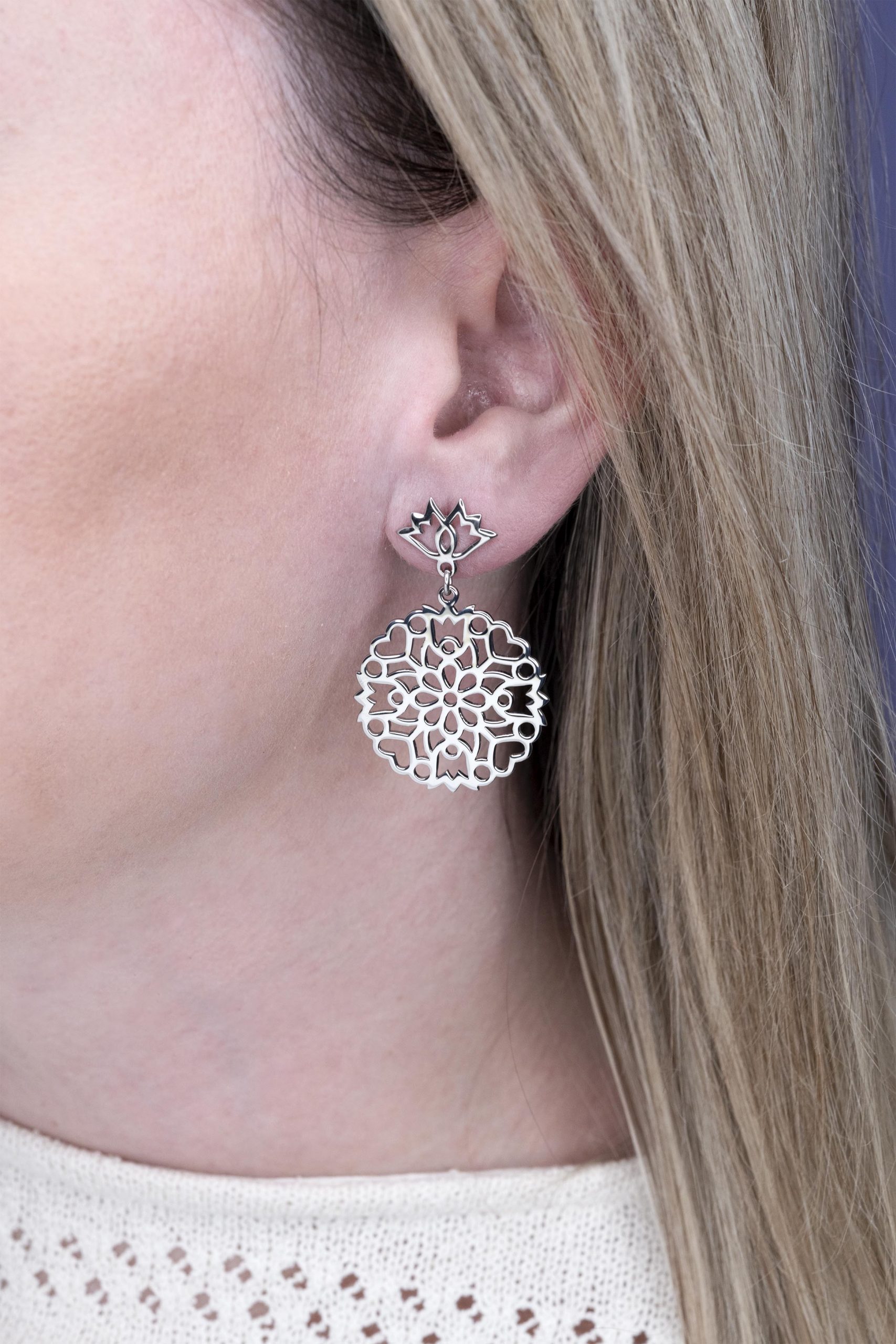 Náušnice ornament margrétka Závadka 1