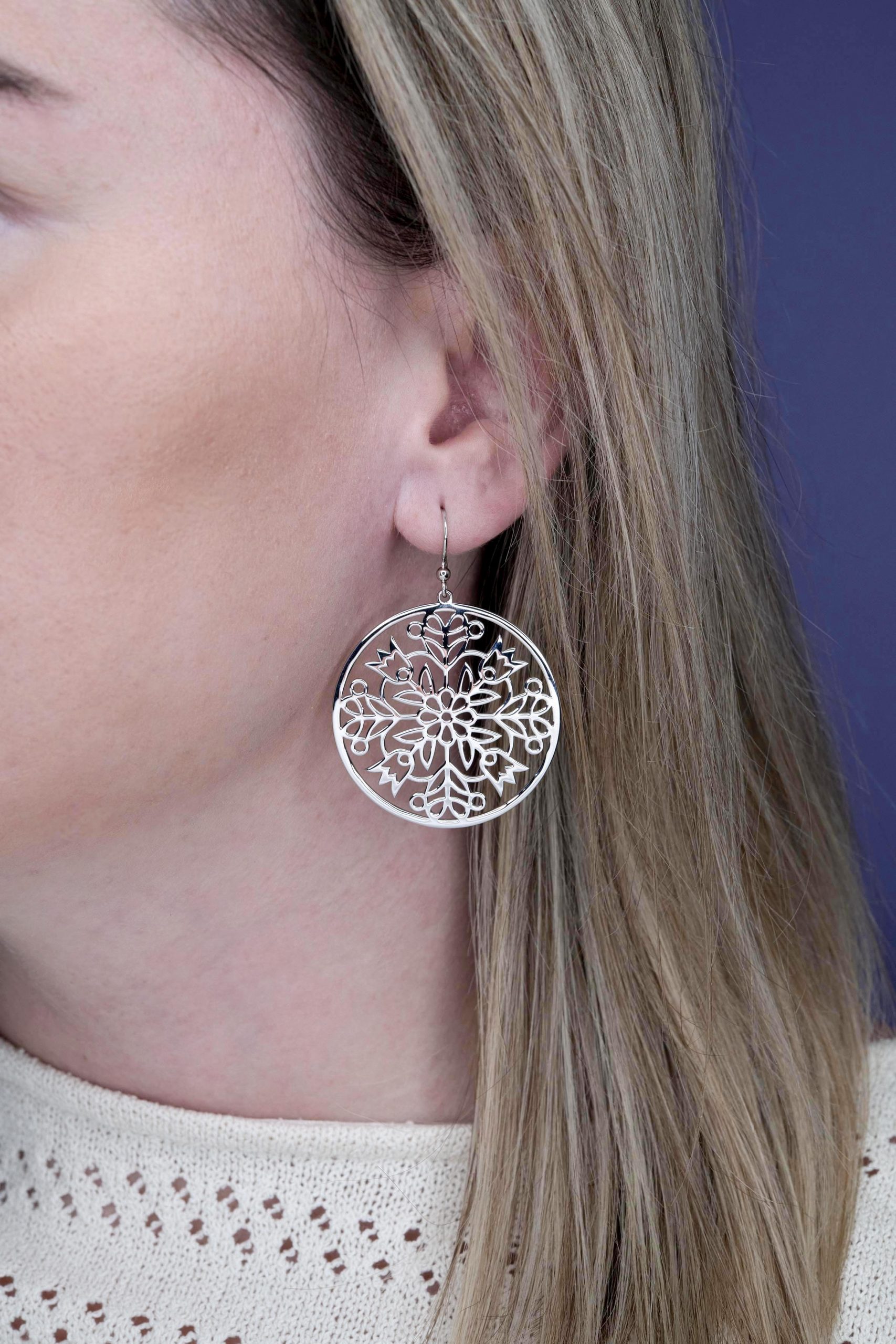 Náušnice Polomka kvietky ornament Kruh 4cm