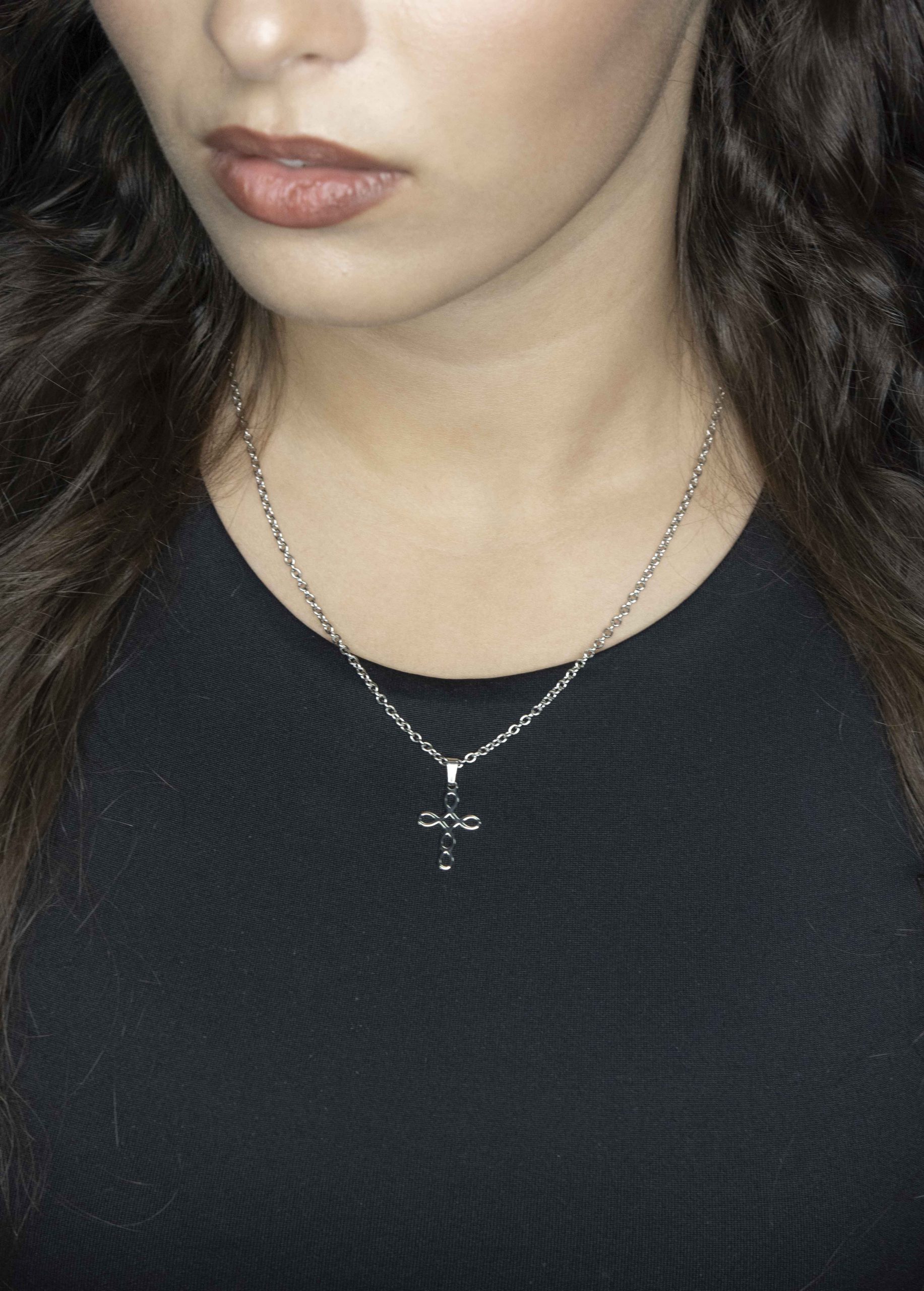 Prívesok drotárstvo - krížik 1