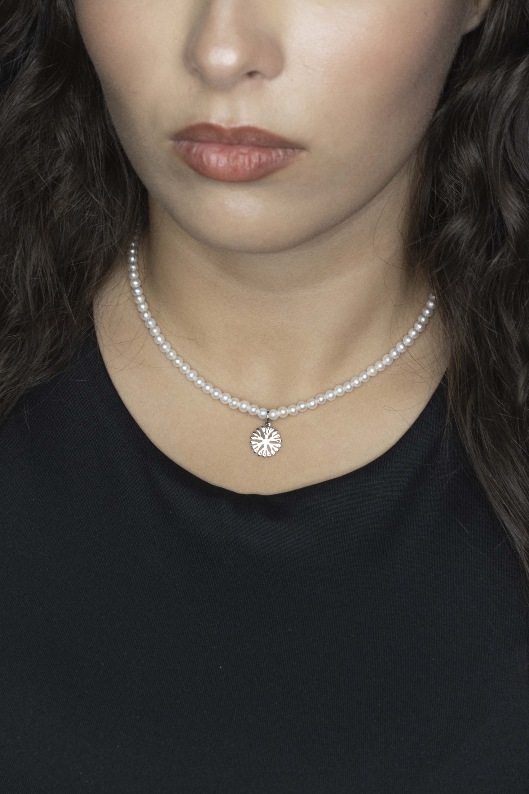 Náhrdelník - Trakovice kvietok 2 +biele sladkovodné perly