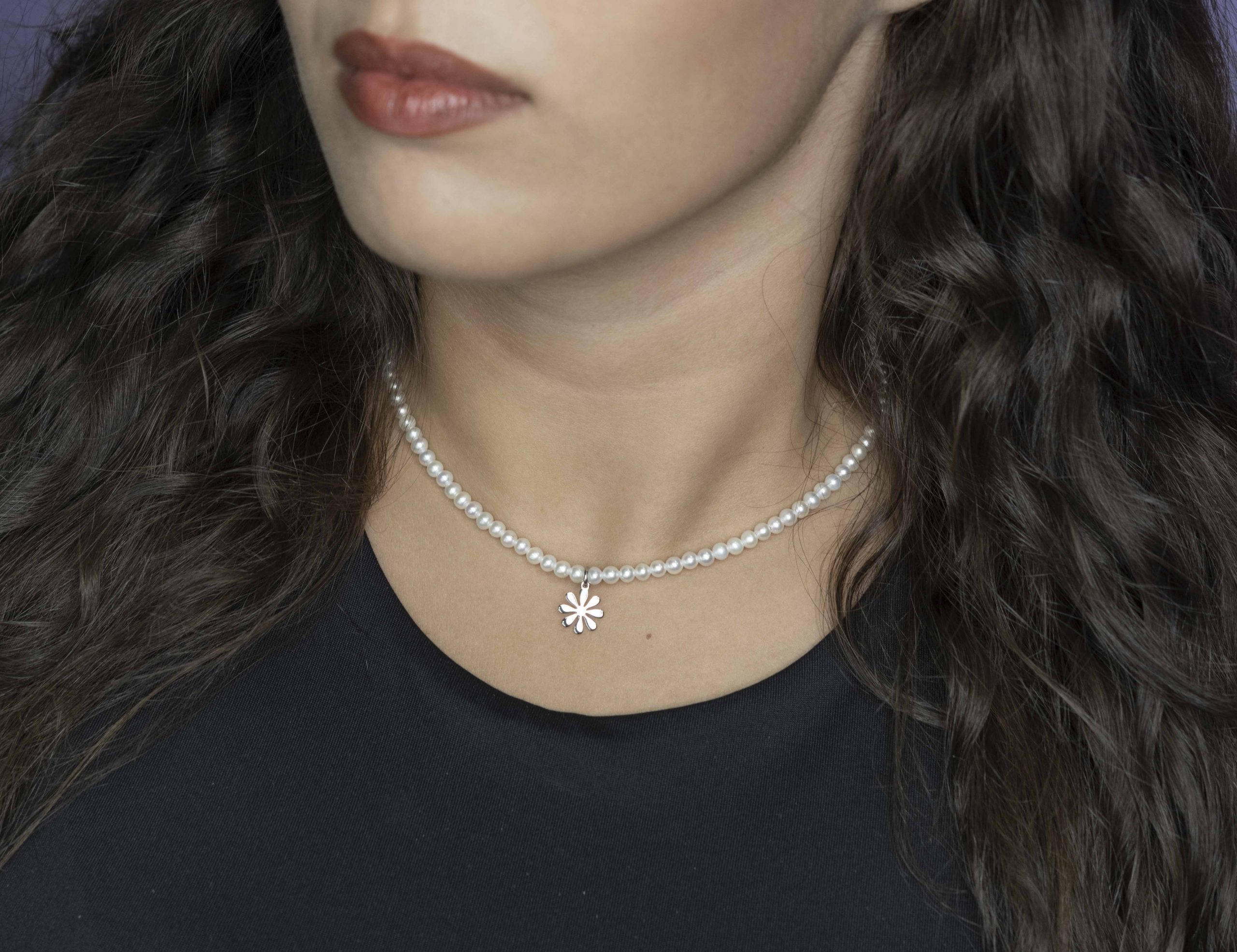 Náhrdelník - Trakovice kvietok 1 +biele sladkovodné perly