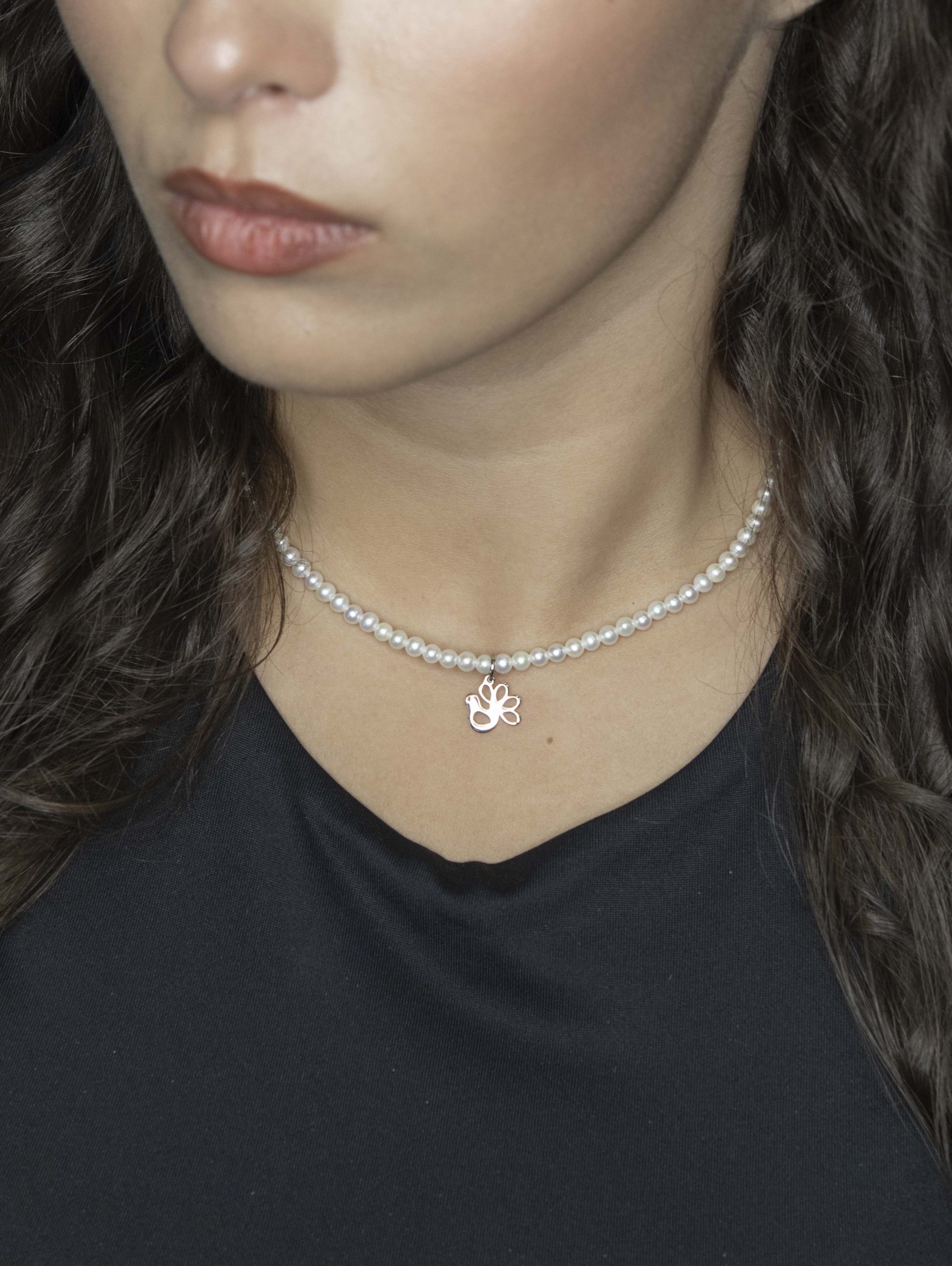 Náhrdelník - holubica mini +biele sladkovodné perly