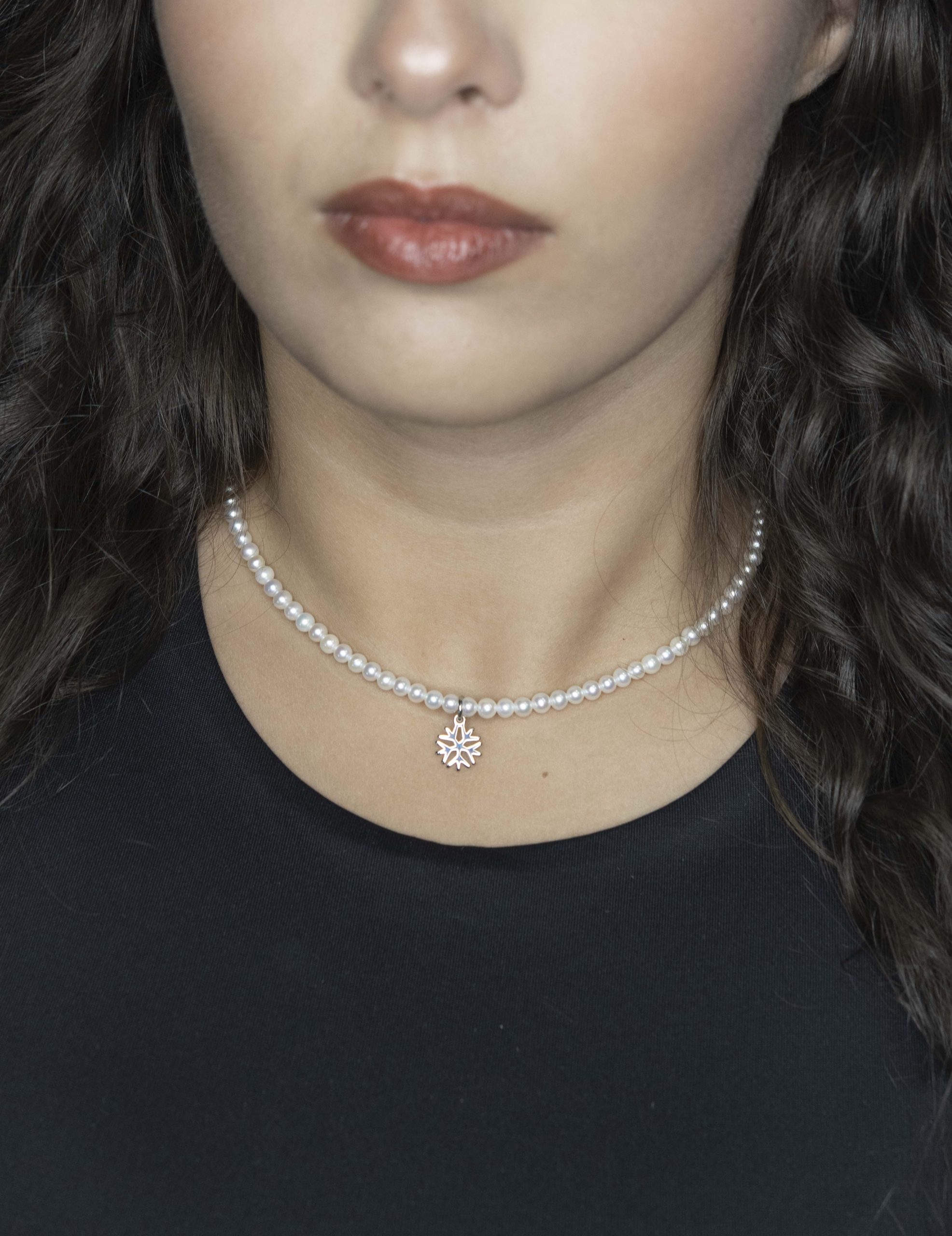 Náhrdelník - snehová vločka 1 +biele sladkovodné perly