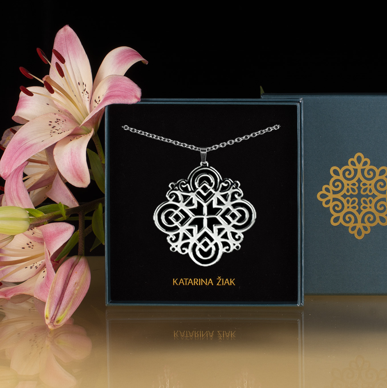 Prívesok gatra - štvorec 1