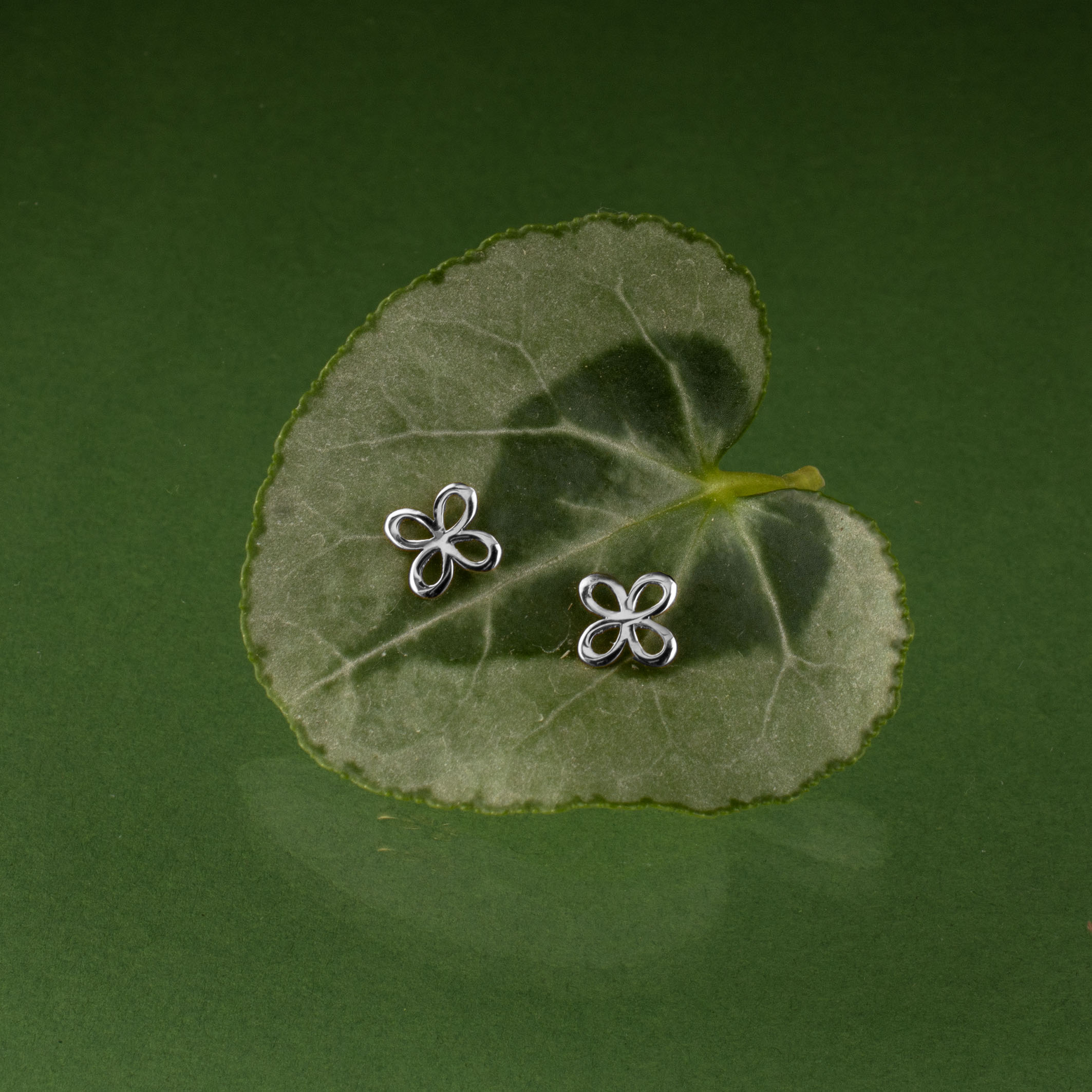 Napichovacie náušnice nekonečno 1