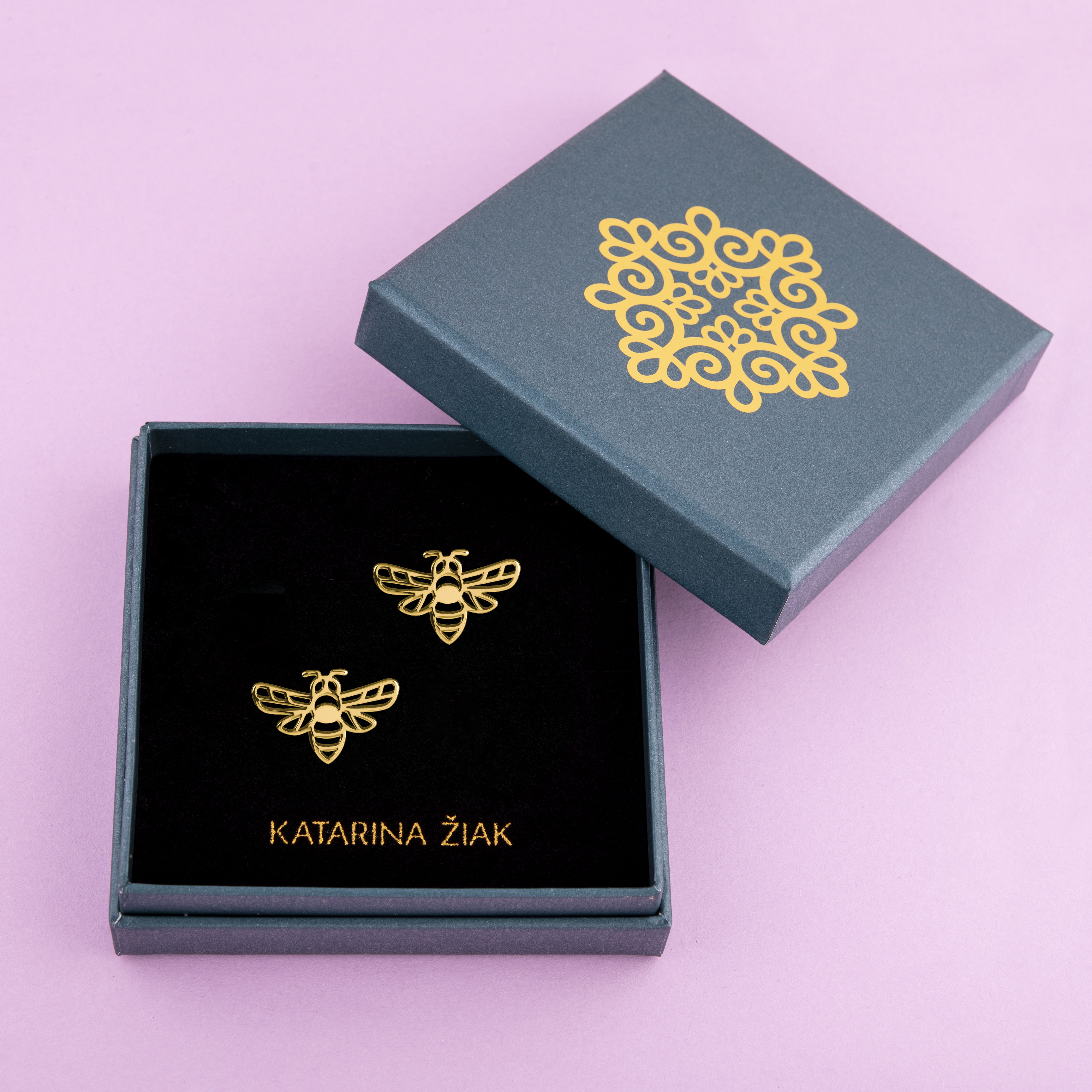 Napichovacie náušnice malá včielka