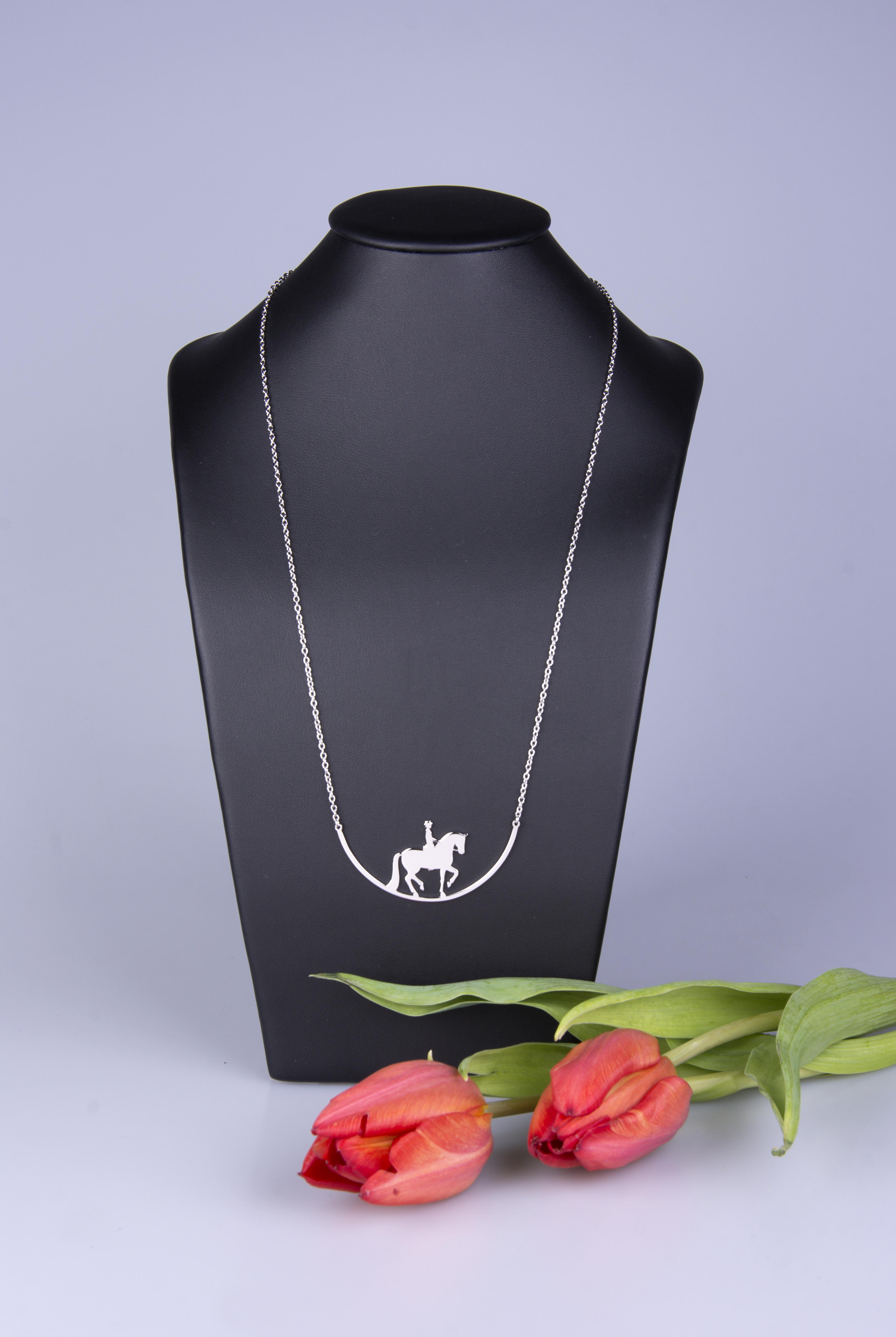 Náhrdelník piaf - jazdec - oblúk