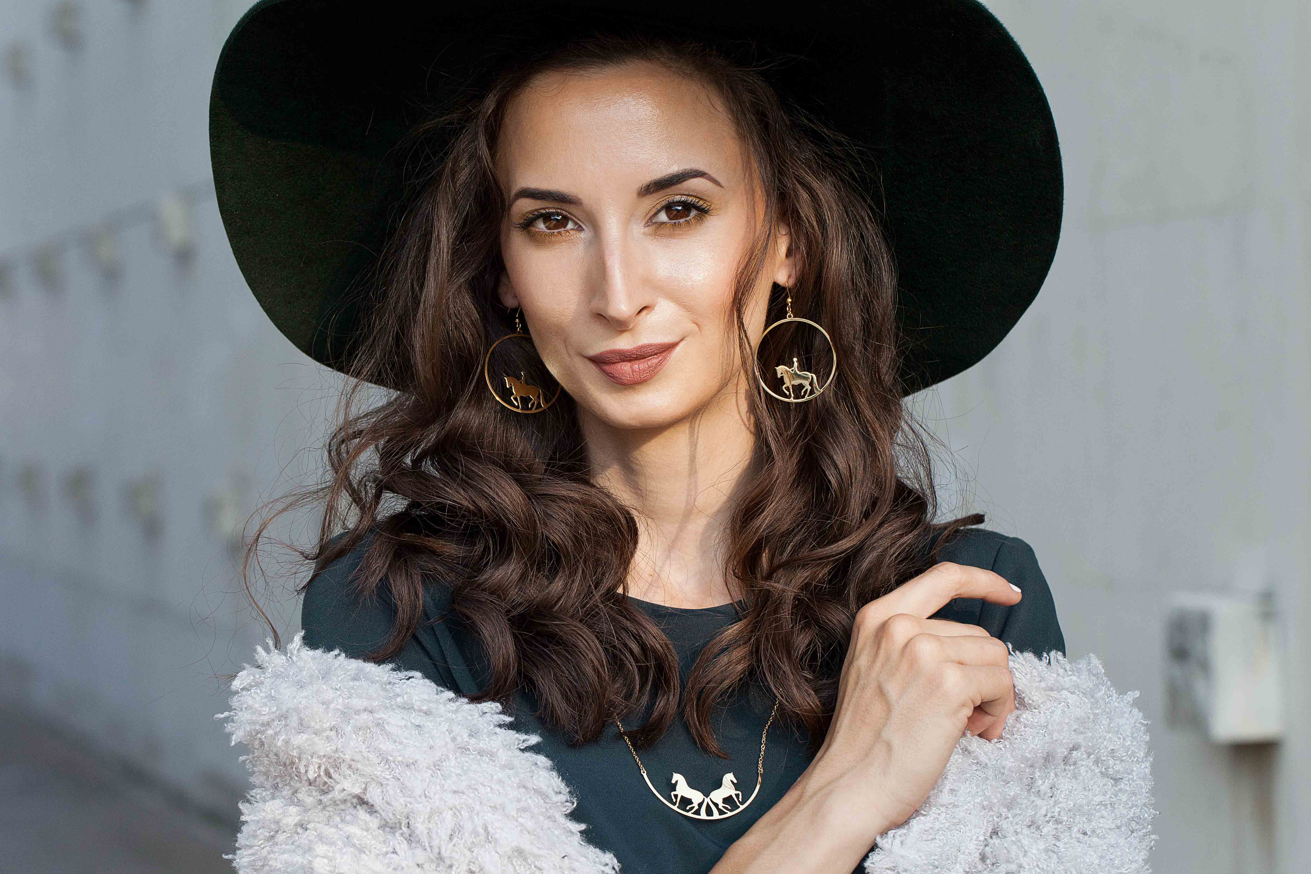 Náhrdelník piaf - 2 kone - oblúk