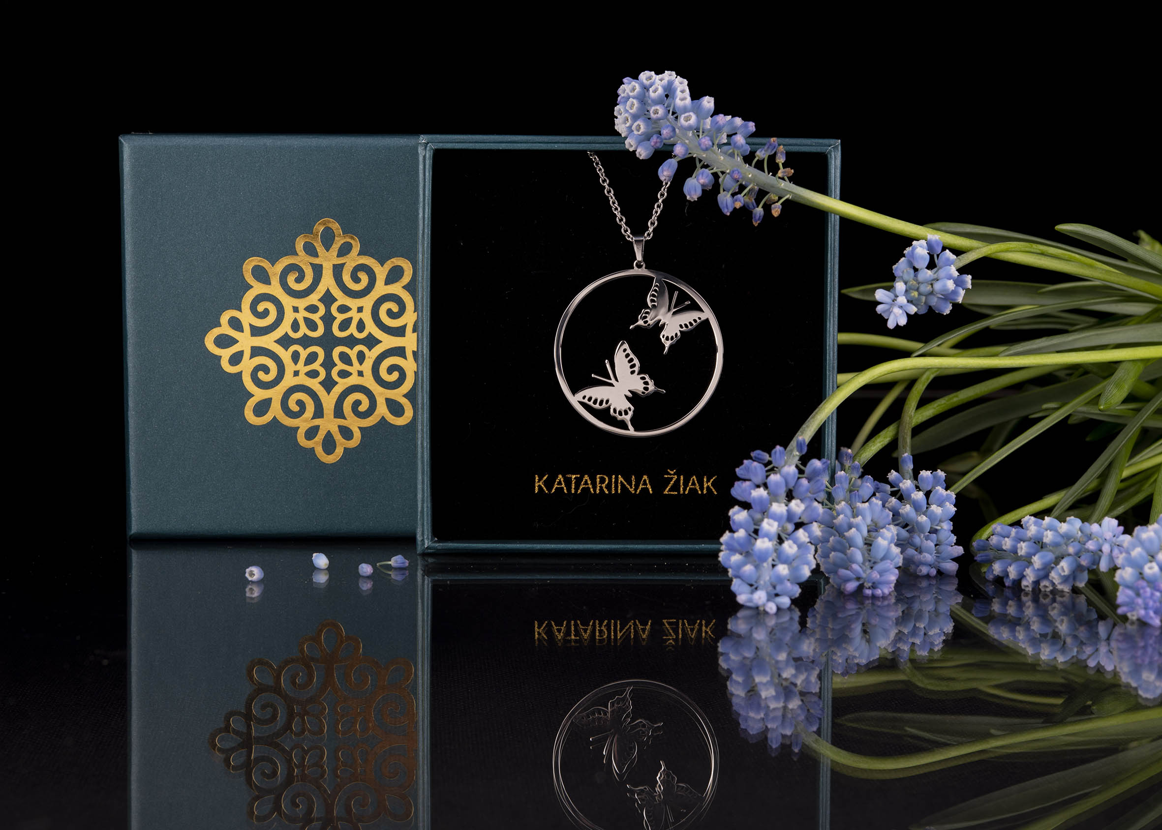 Prívesok 2 motýle - vidlochvost - kruh