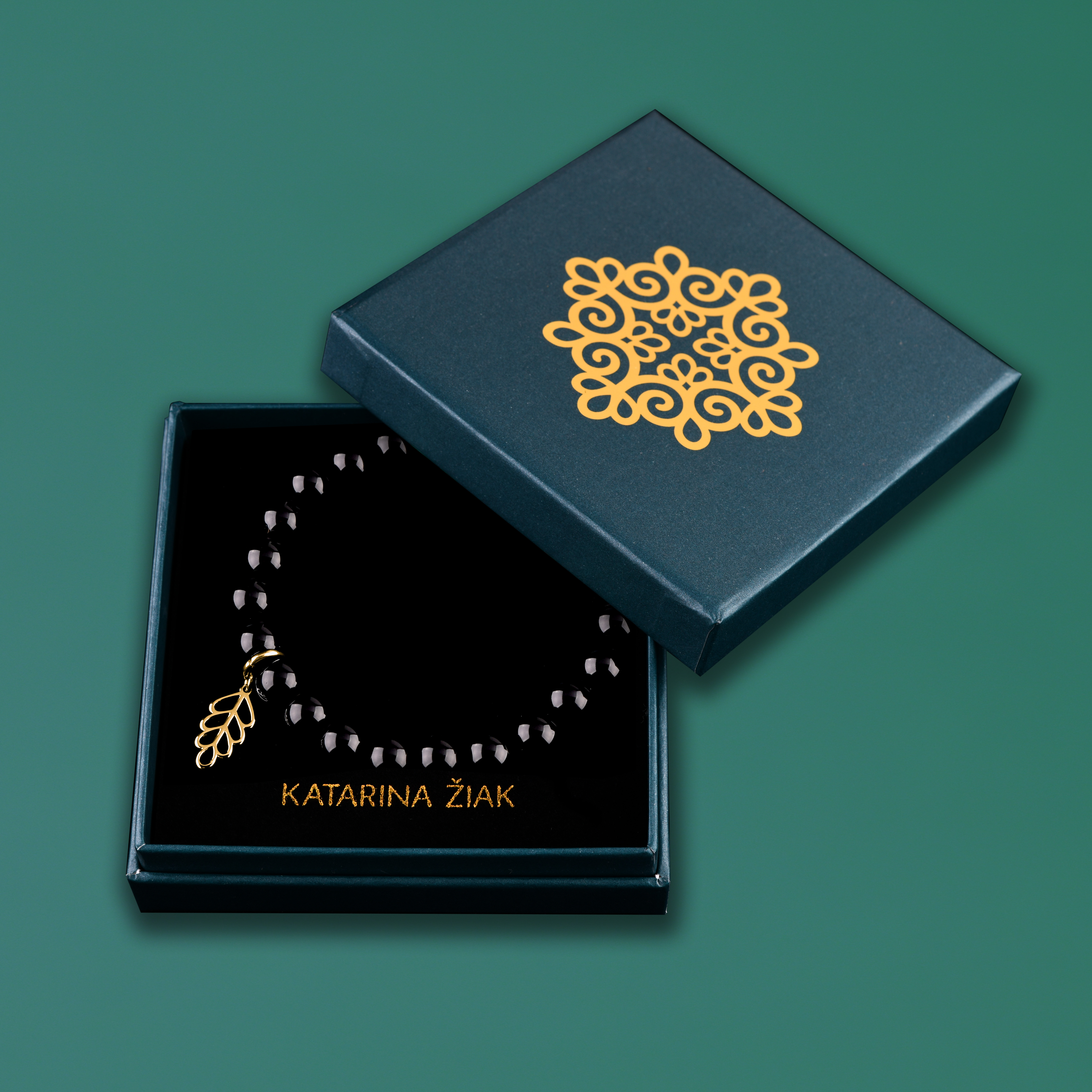 Náramok malý dubový list - rôzne kamene